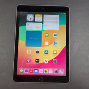 Apple iPad 6th Generation 9.7in A1893 32GB Wi-Fi - Space Gray READ Screen c1