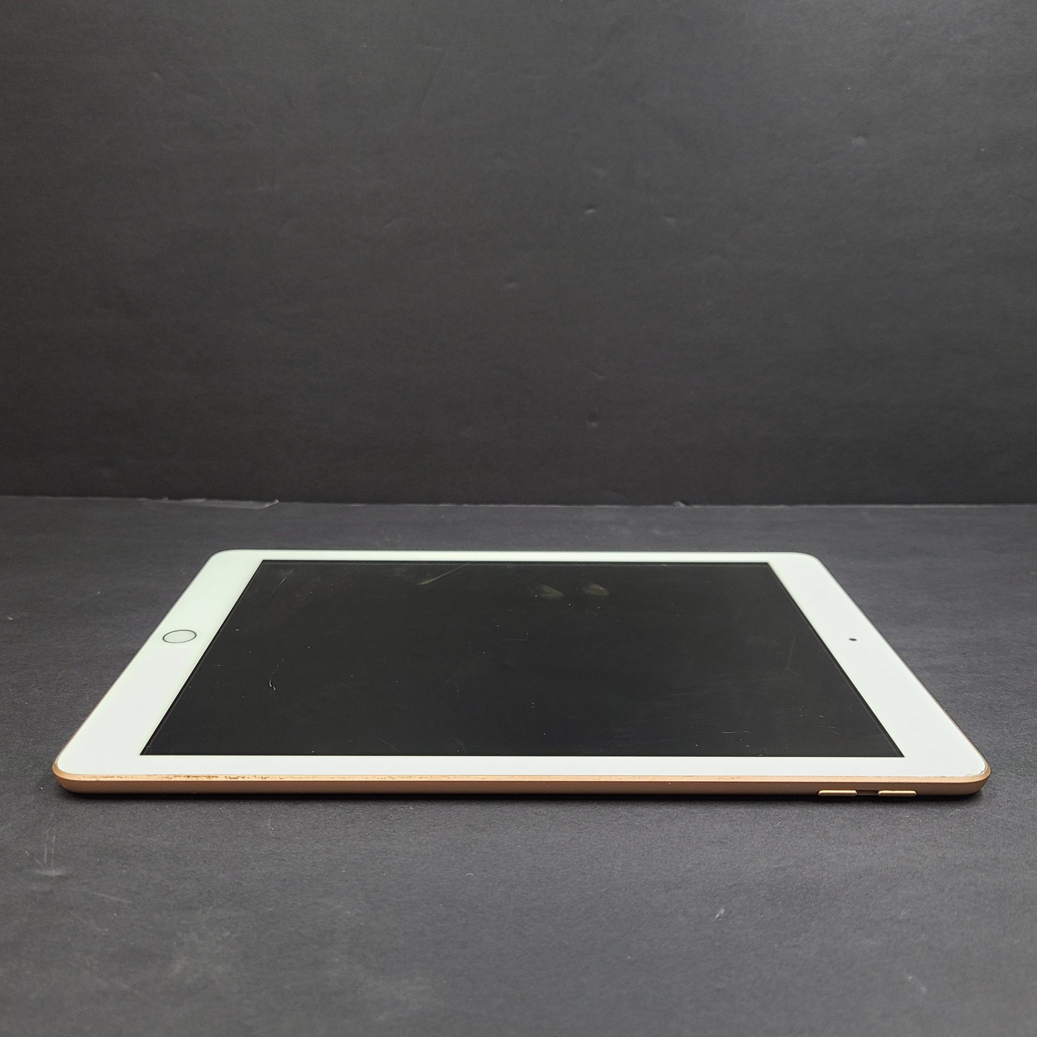 Apple iPad 6 6th Generation 9.7in 32GB Wi-Fi Rose Gold - A1893 READ screen v3