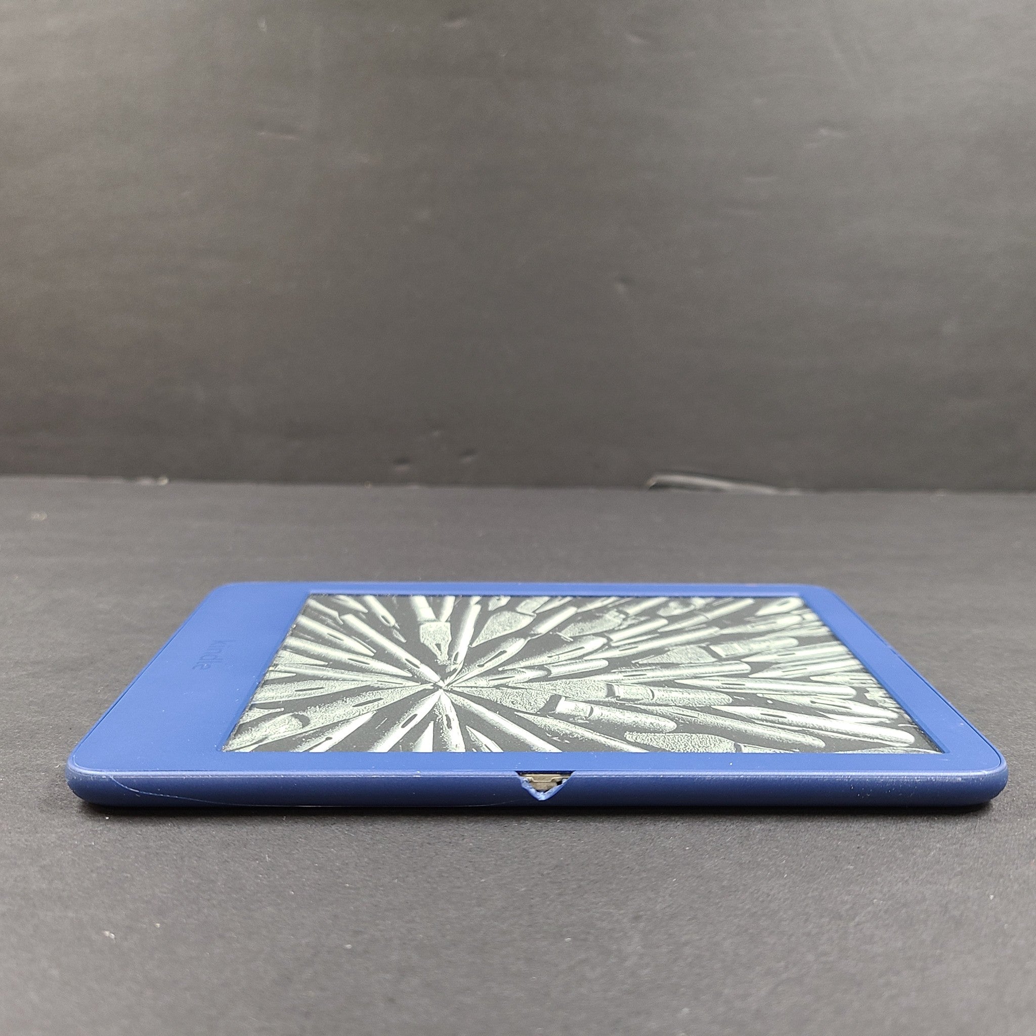 Amazon Kindle 11th Generation 16GB Wi-Fi 6in Backlight E-Reader - READ X2