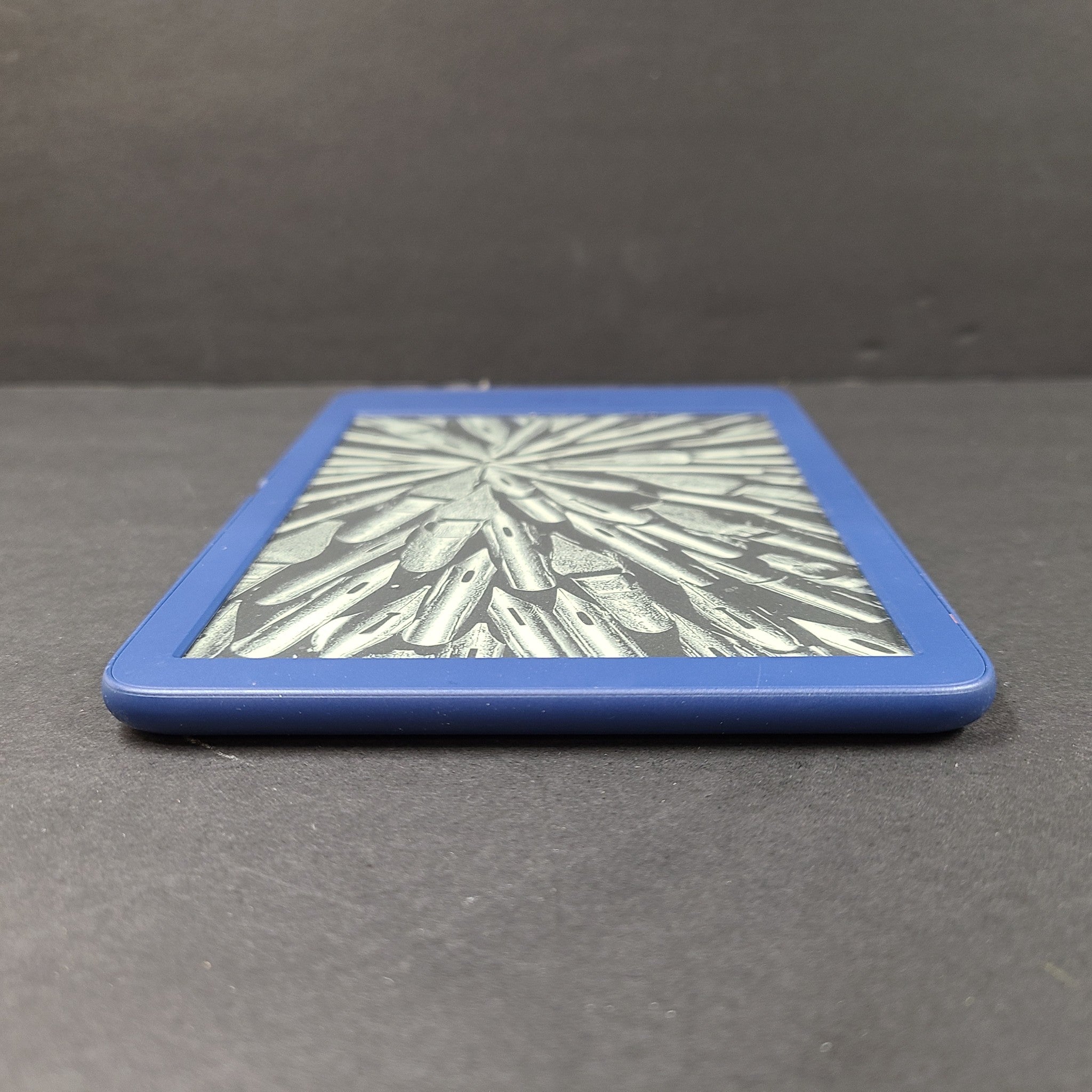 Amazon Kindle 11th Generation 16GB Wi-Fi 6in Backlight E-Reader - READ X2