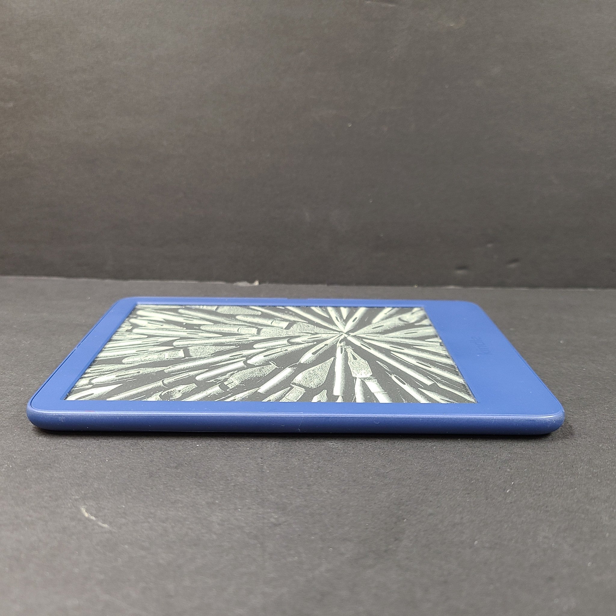 Amazon Kindle 11th Generation 16GB Wi-Fi 6in Backlight E-Reader - READ X2