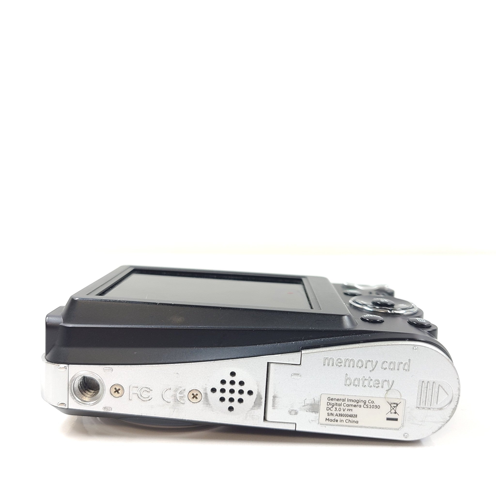 GE General Electric CS1030 / E1030 10.1MP Digital Camera Black + 32GB