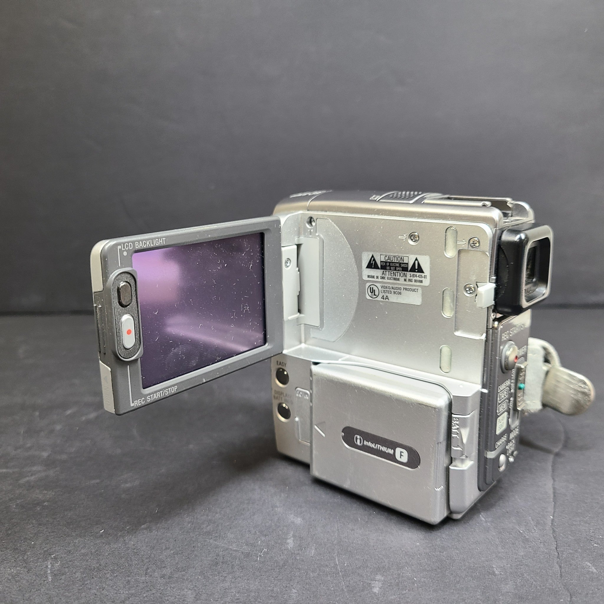 SONY HANDYCAM DCR-PC109 MiniDV Compact Digital Camcorder Silver