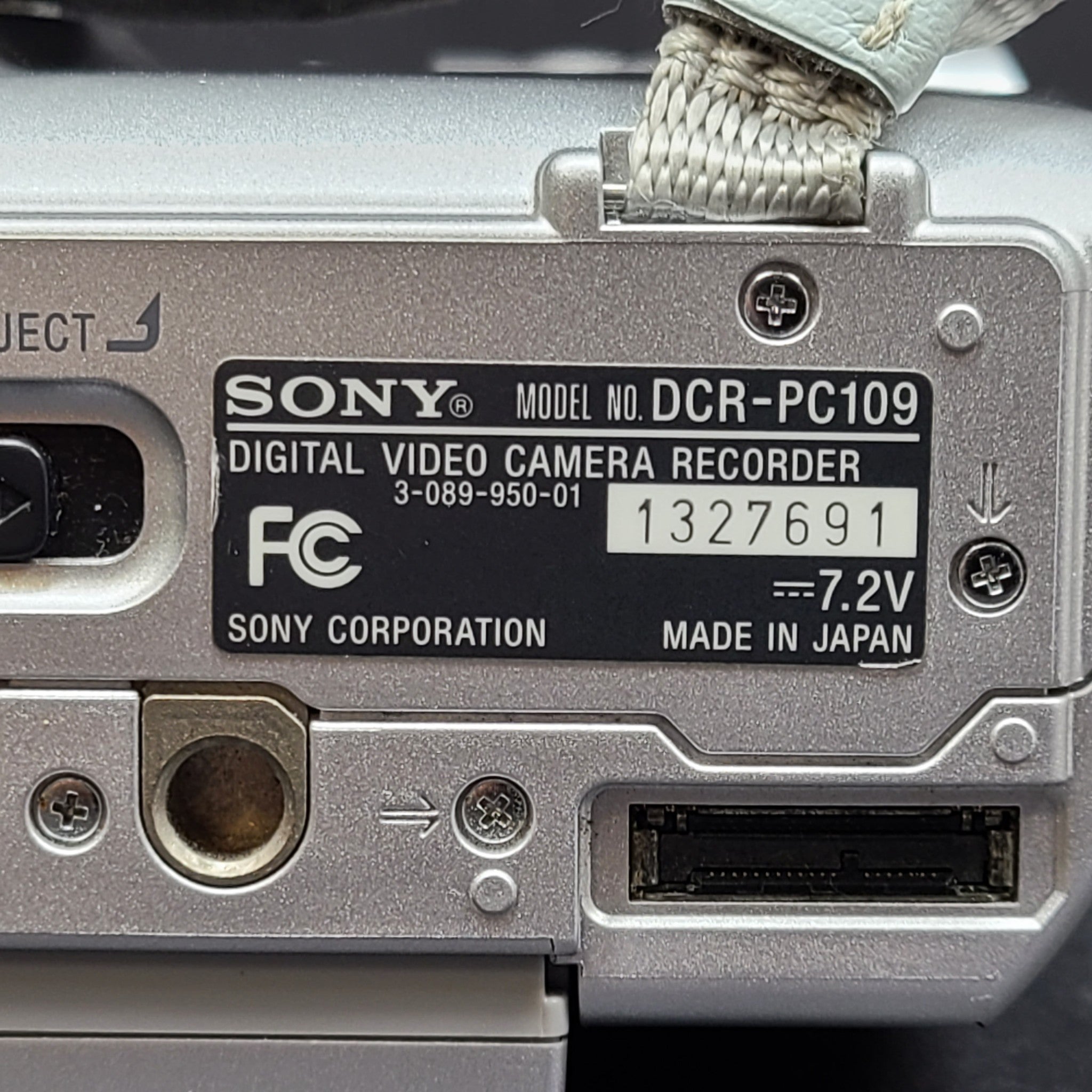 SONY HANDYCAM DCR-PC109 MiniDV Compact Digital Camcorder Silver