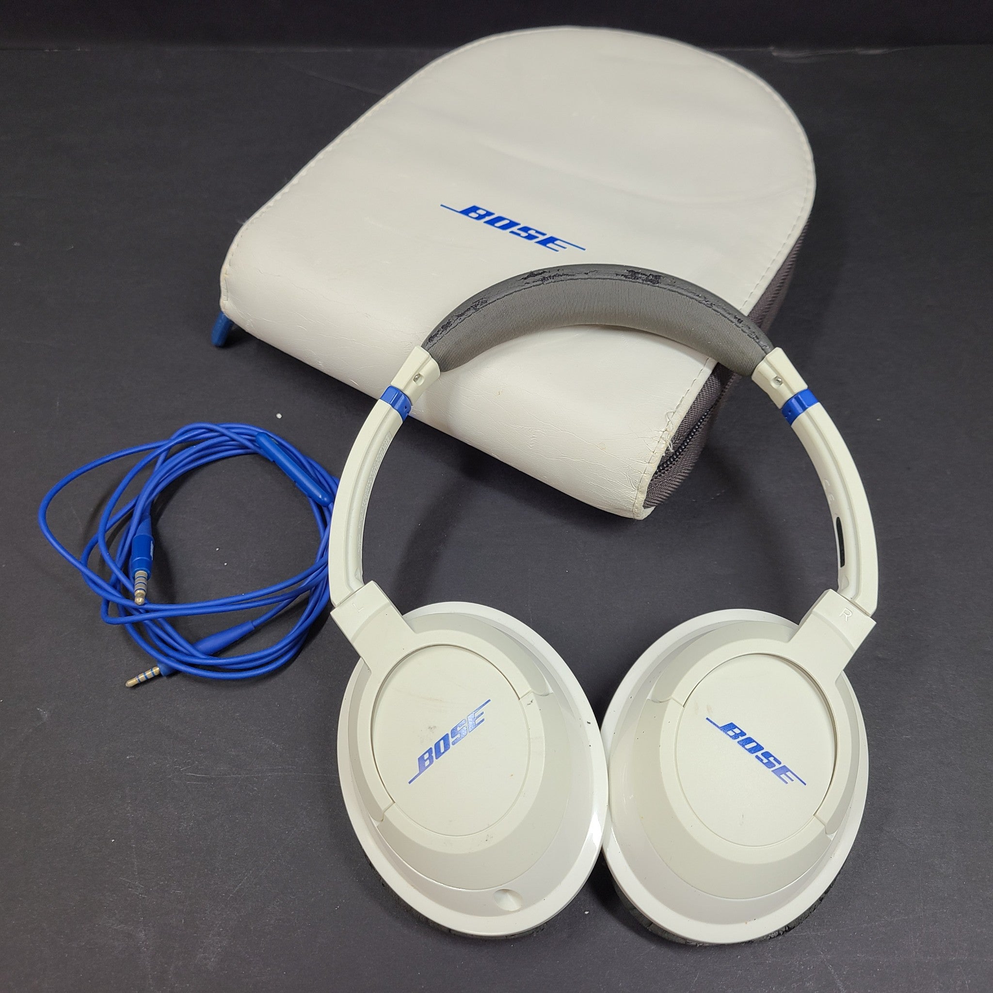 Bose SoundTrue AE2 Around-Ear II Wired Headband Headphones- White/Blue