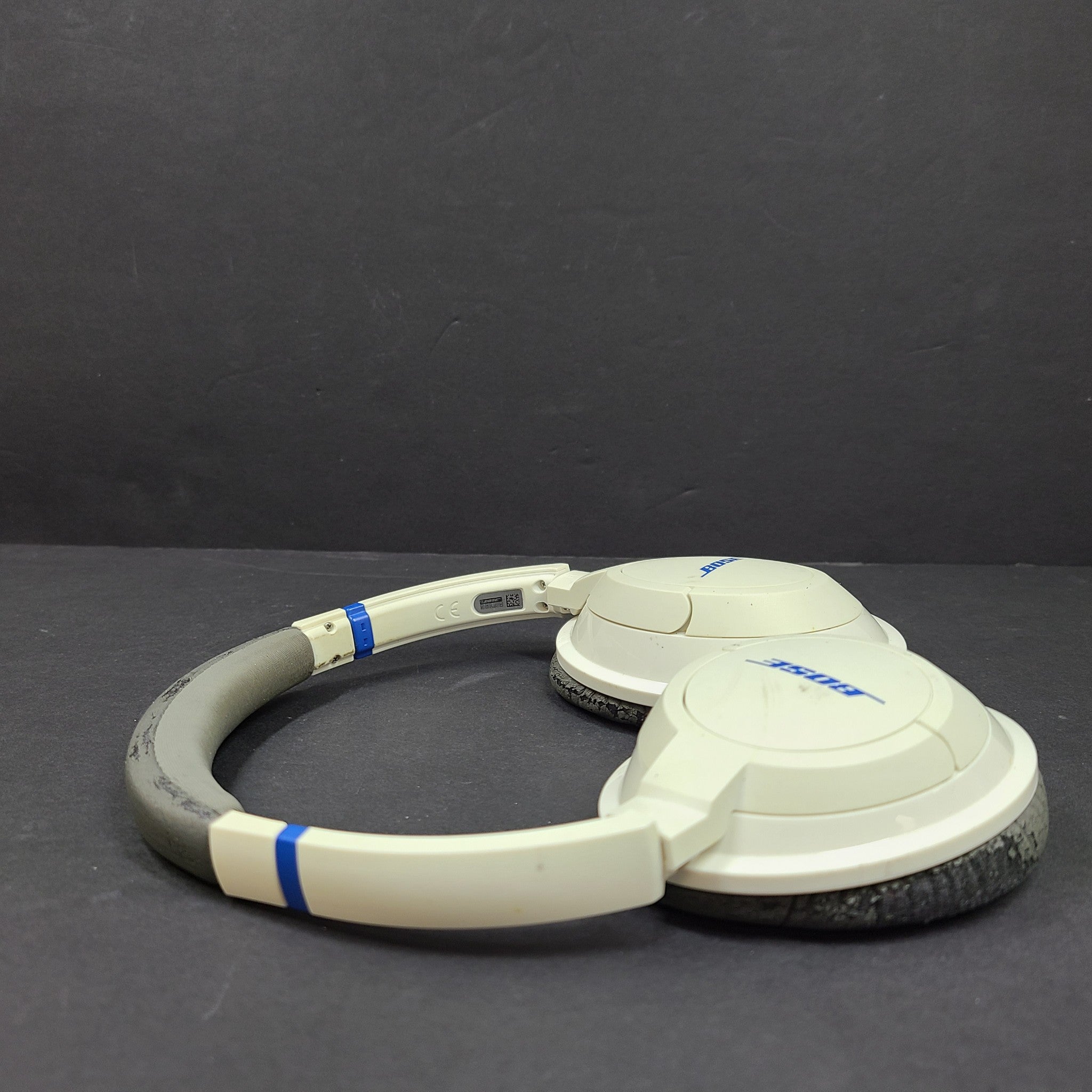 Bose SoundTrue AE2 Around-Ear II Wired Headband Headphones- White/Blue