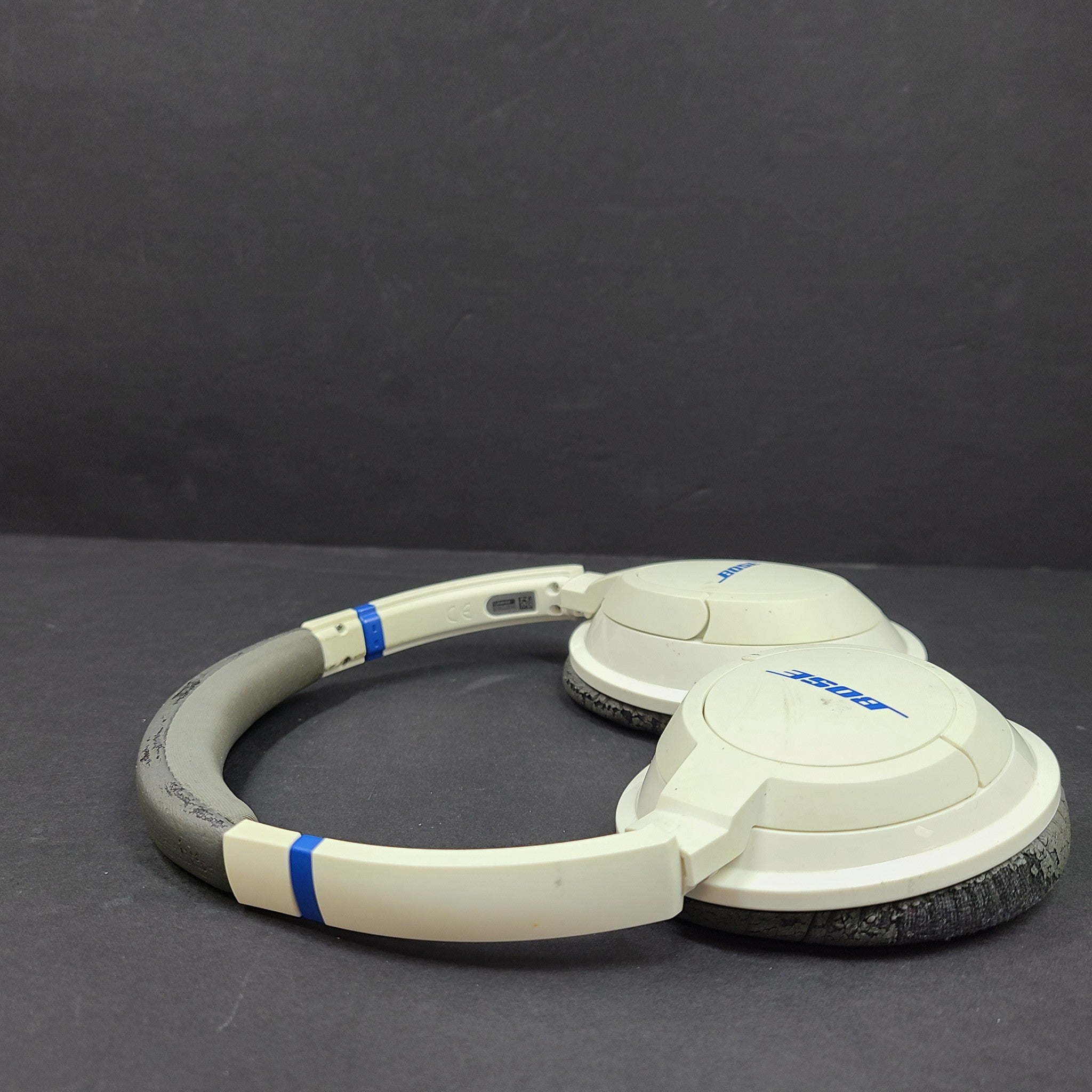 Bose SoundTrue AE2 Around-Ear II Wired Headband Headphones- White/Blue