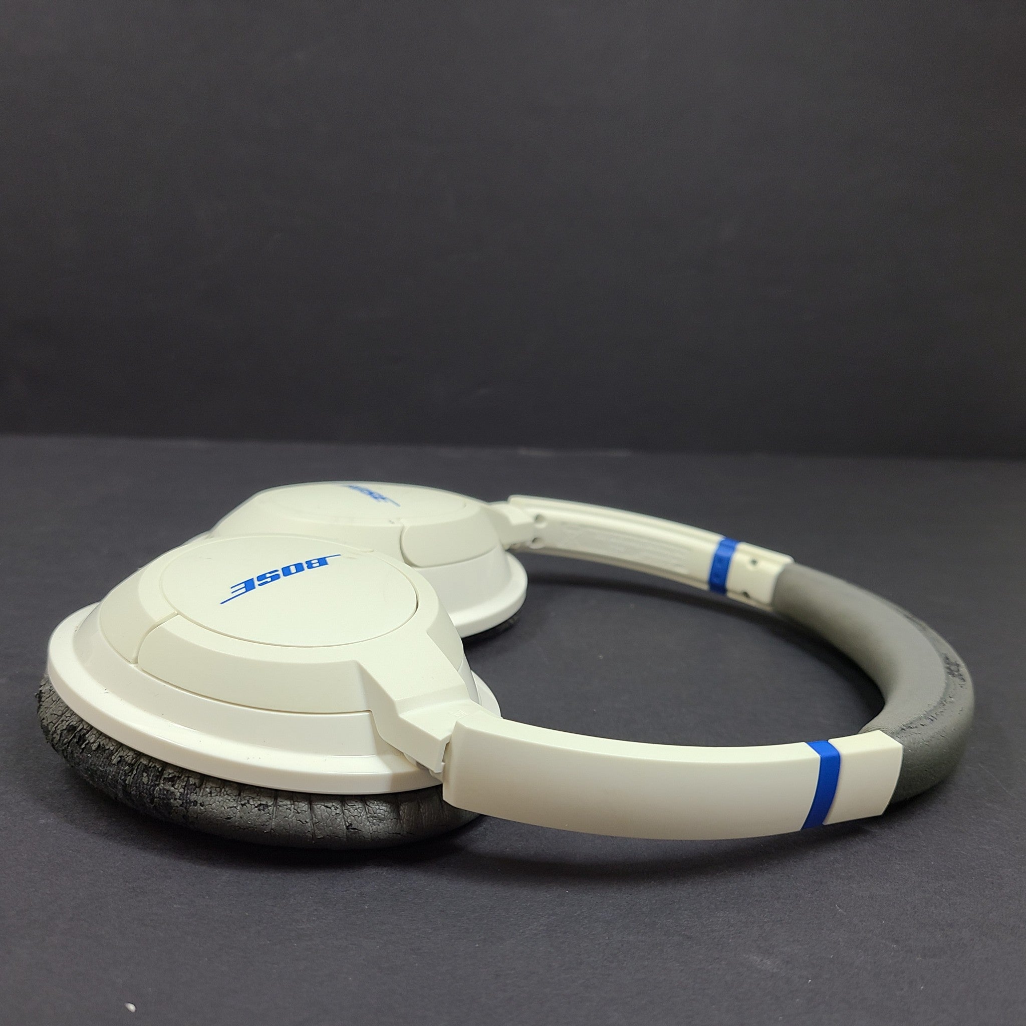 Bose SoundTrue AE2 Around-Ear II Wired Headband Headphones- White/Blue