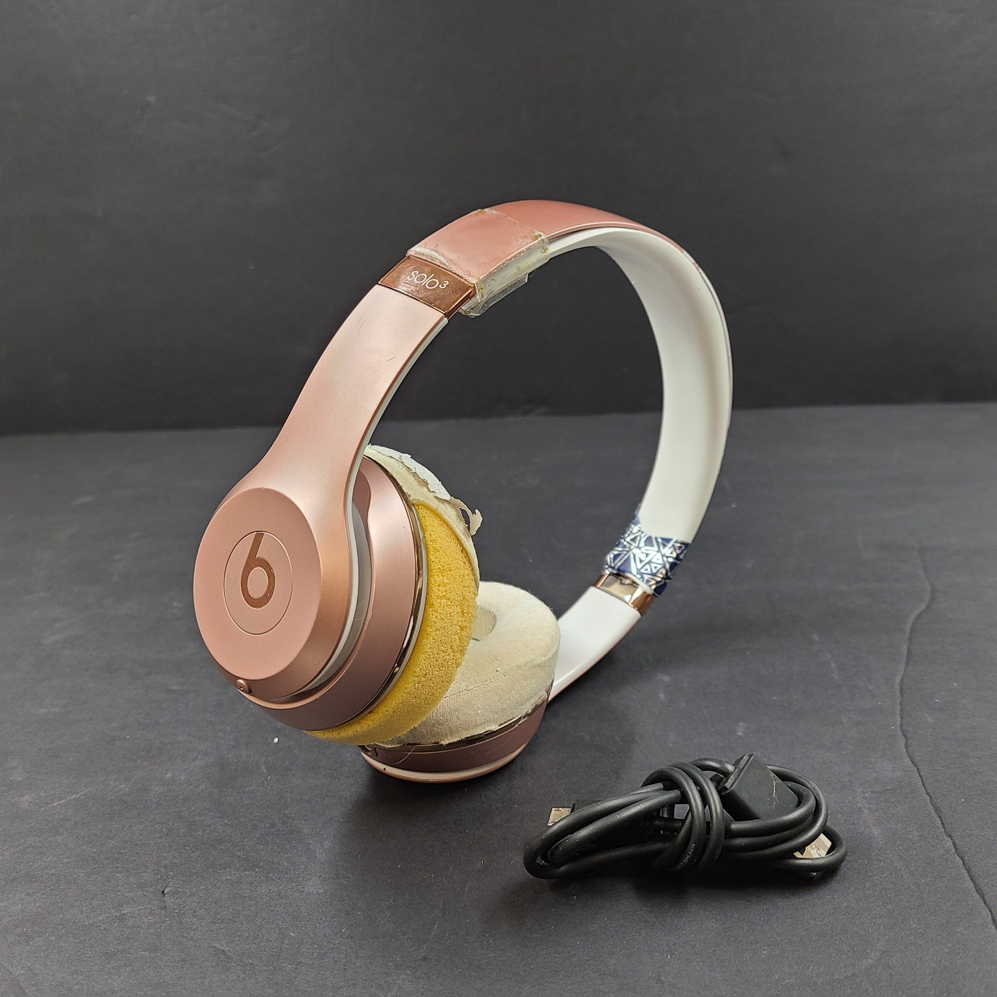 Beats by Dr. Dre Beats Solo3 Wireless On-Ear Headphones Rose Gold A1796 READ!!