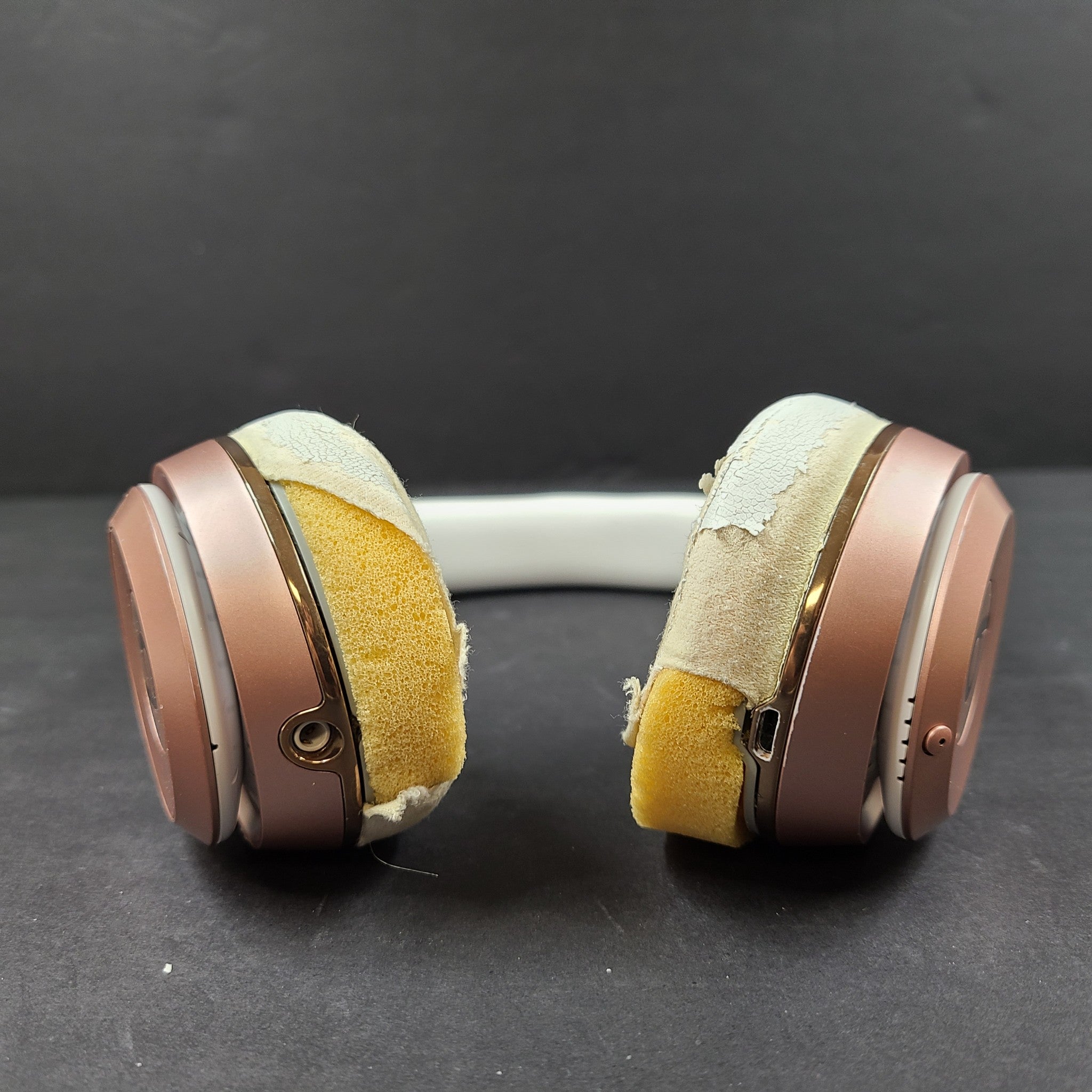 Beats by Dr. Dre Beats Solo3 Wireless On-Ear Headphones Rose Gold A1796 READ!!