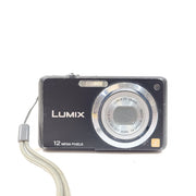 Panasonic LUMIX DMC-FS10/DMC-FH1 12.1MP Digital Camera Black WORKS - READ SCREEN