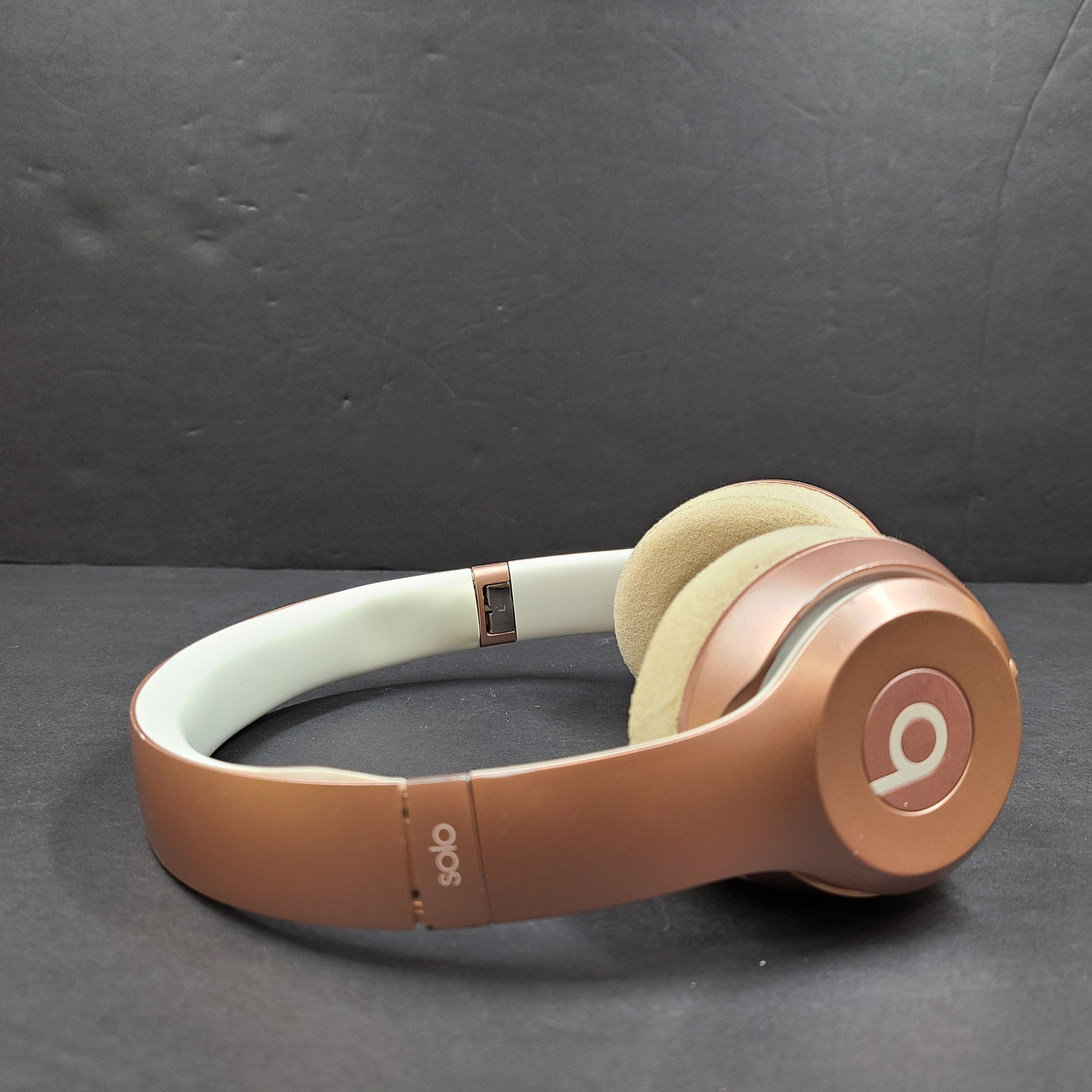 Beats by Dr. Dre Solo3 Wireless On-Ear Headphones Rose Gold A1796 GRADE D-