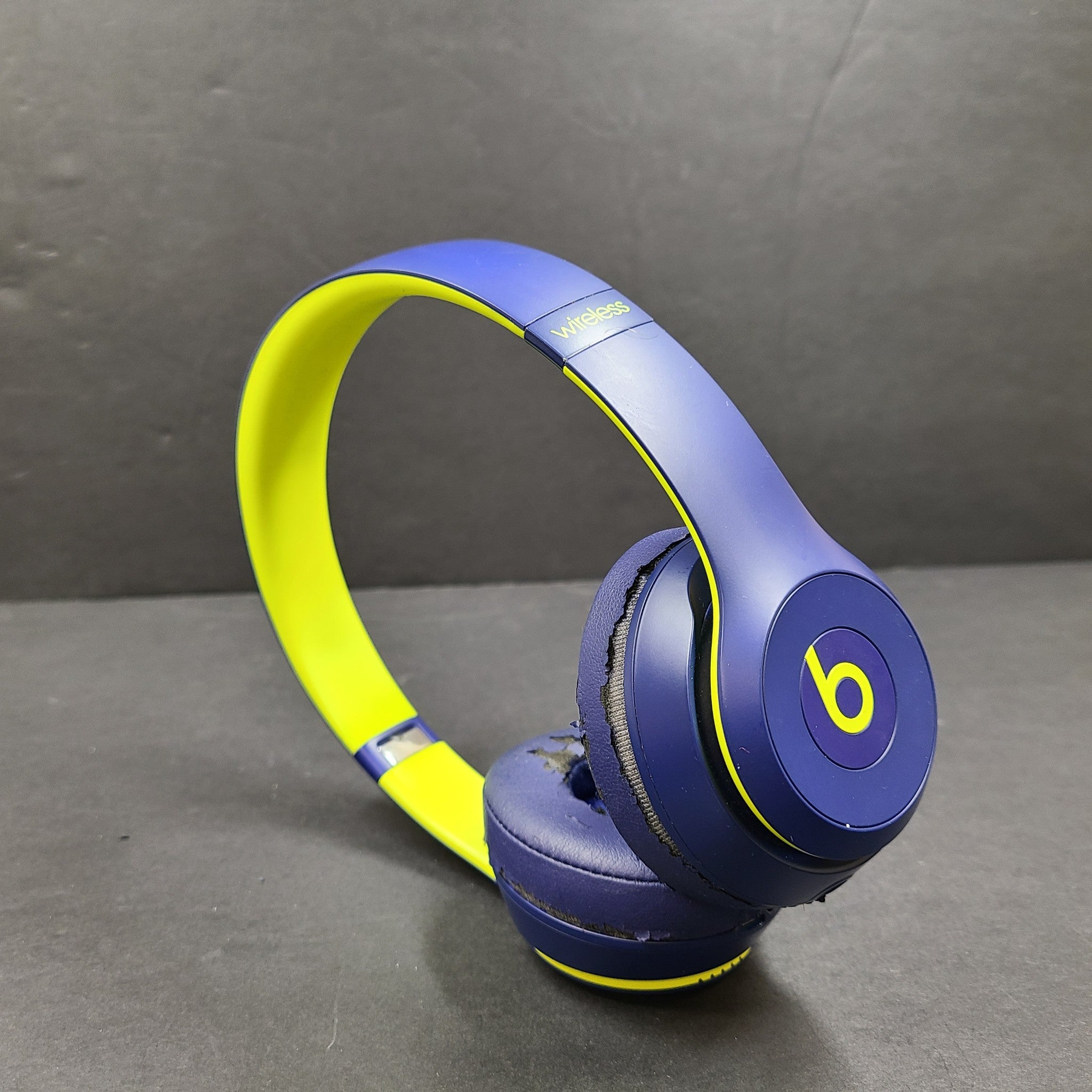 Beats by Dre Solo3 Wireless On-Ear Headphones Club Collection A1796 GRADE C