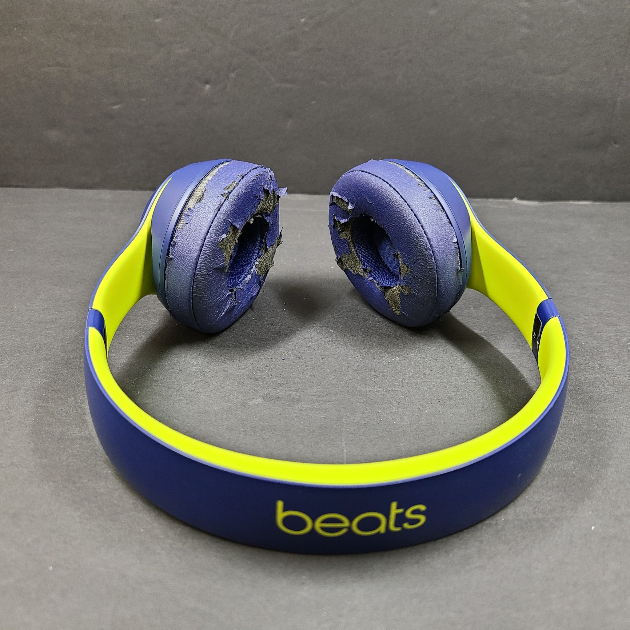 Beats by Dre Solo3 Wireless On-Ear Headphones Club Collection A1796 GRADE C