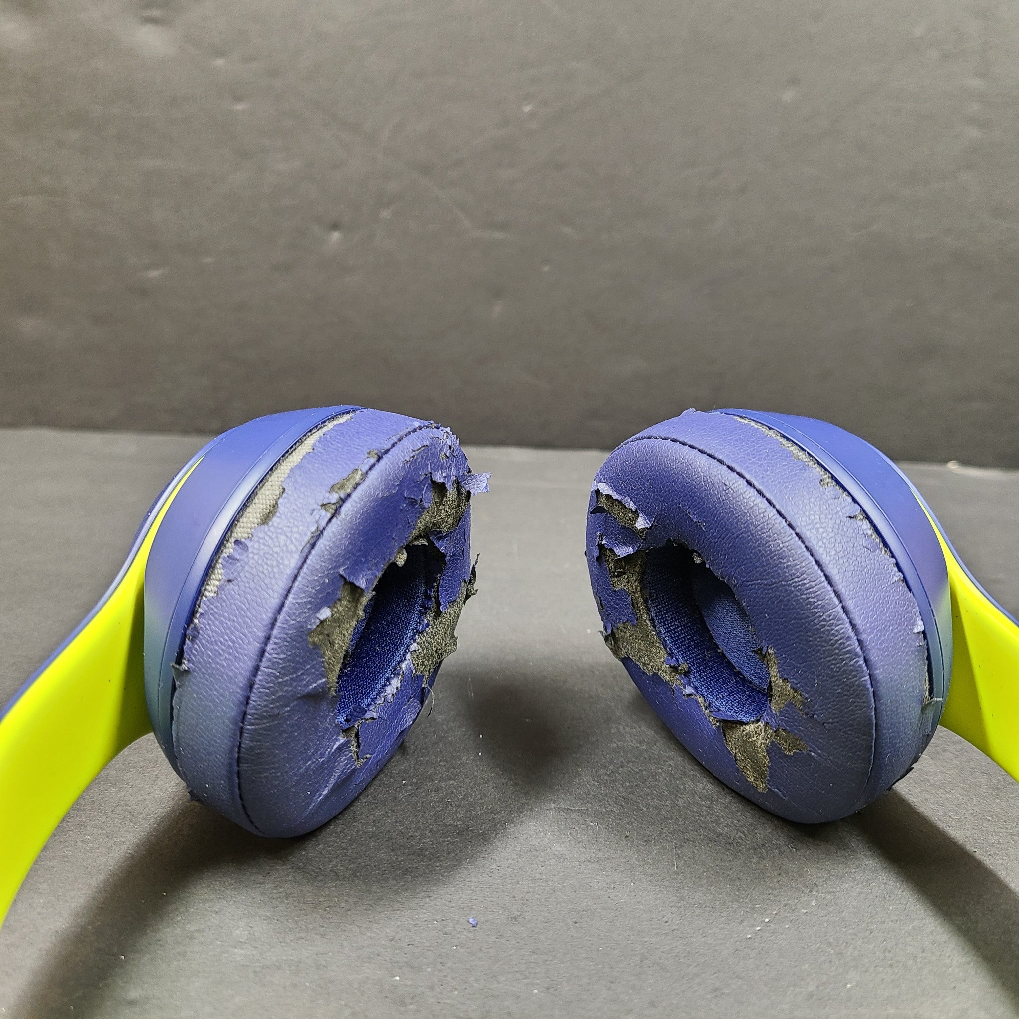 Beats by Dre Solo3 Wireless On-Ear Headphones Club Collection A1796 GRADE C