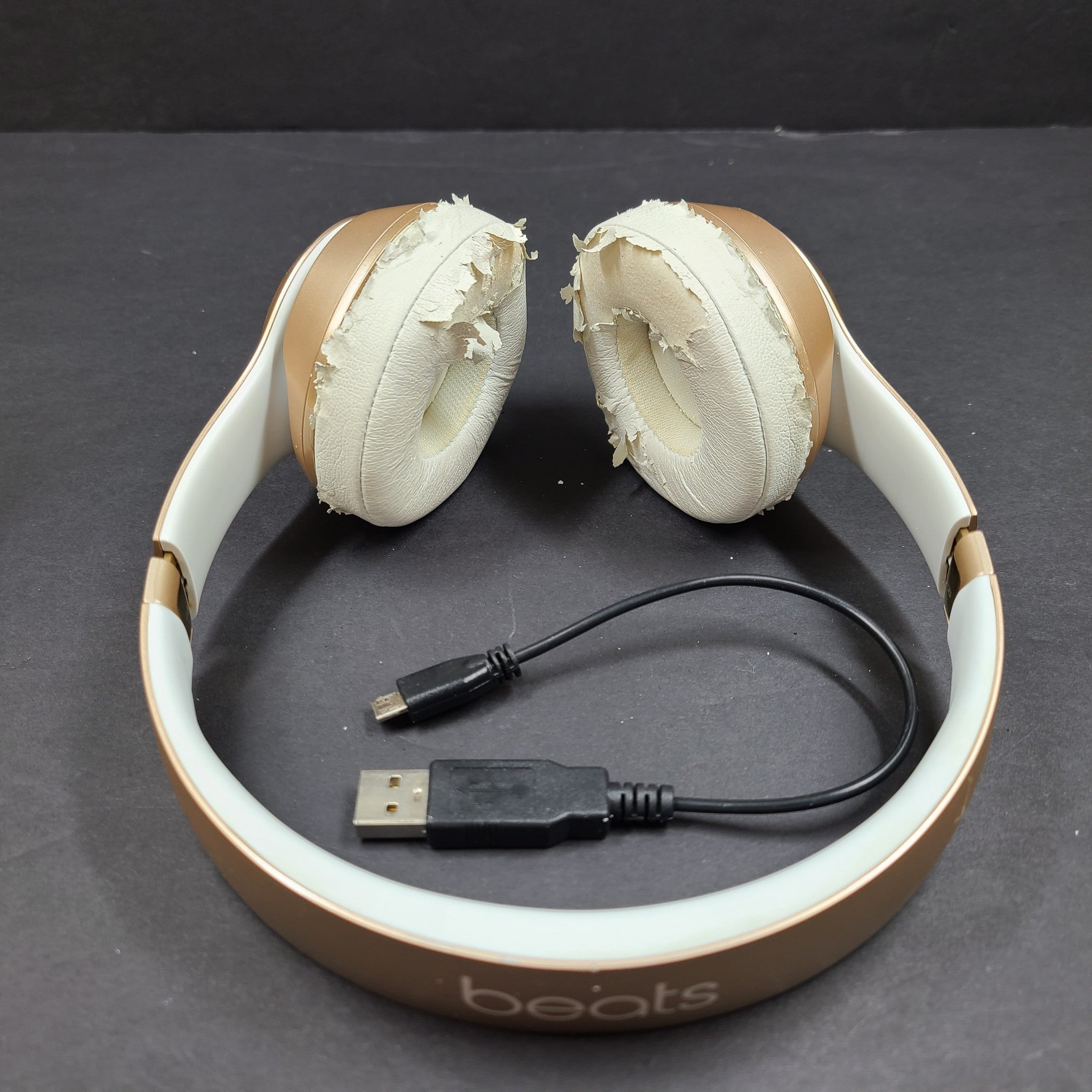 Beats by Dr. Dre Solo3 Solo 3 Wireless Headband Headphones A1796 - Gold GRADE D