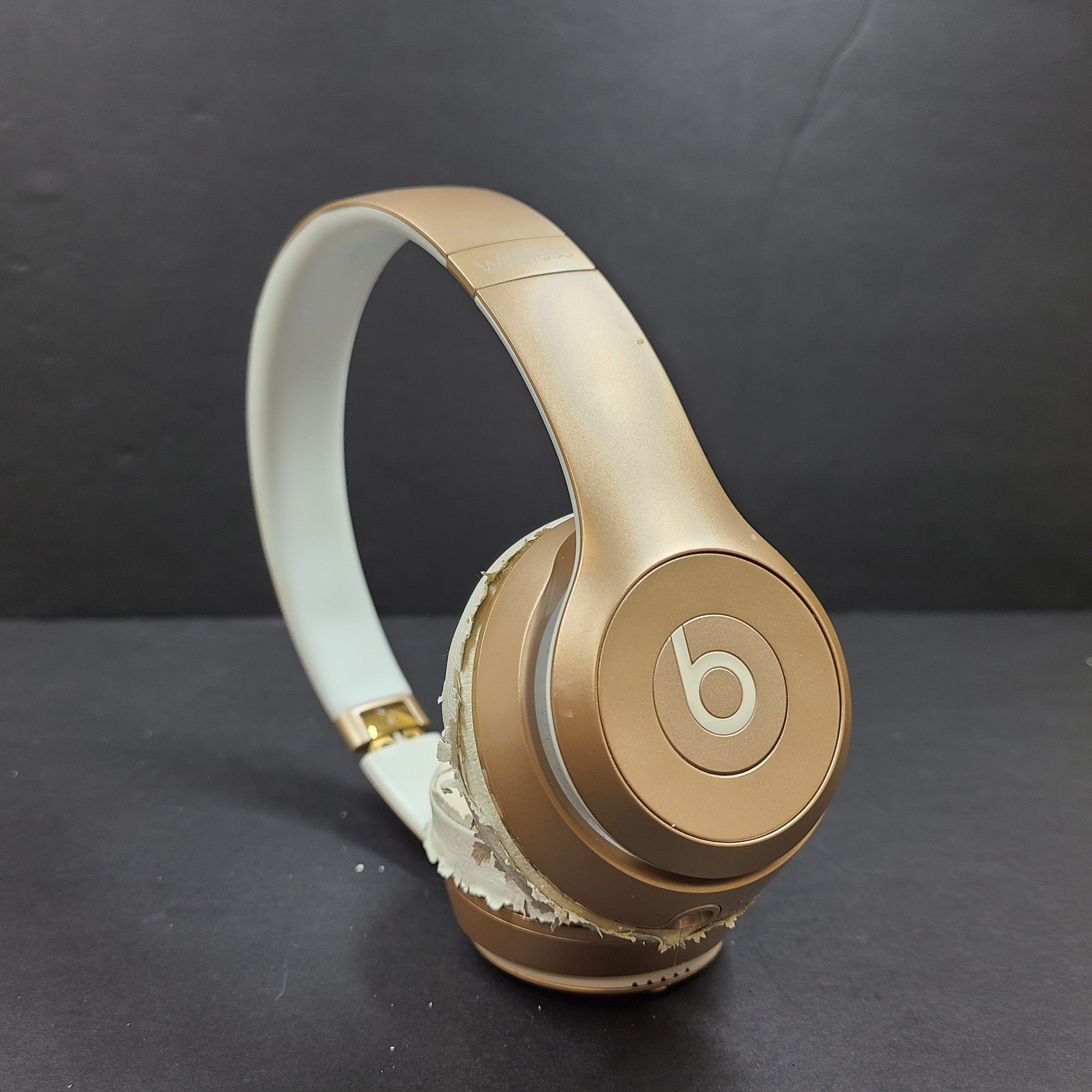 Beats by Dr. Dre Solo3 Solo 3 Wireless Headband Headphones A1796 - Gold GRADE D
