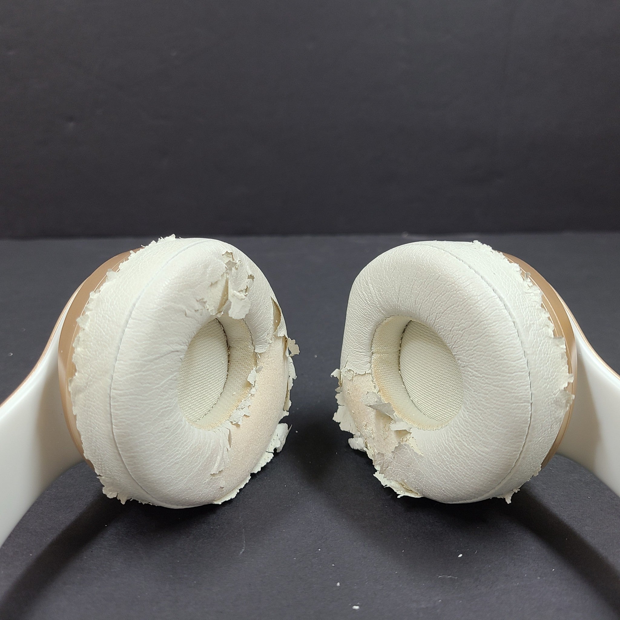 Beats by Dr. Dre Solo3 Solo 3 Wireless Headband Headphones A1796 - Gold GRADE D