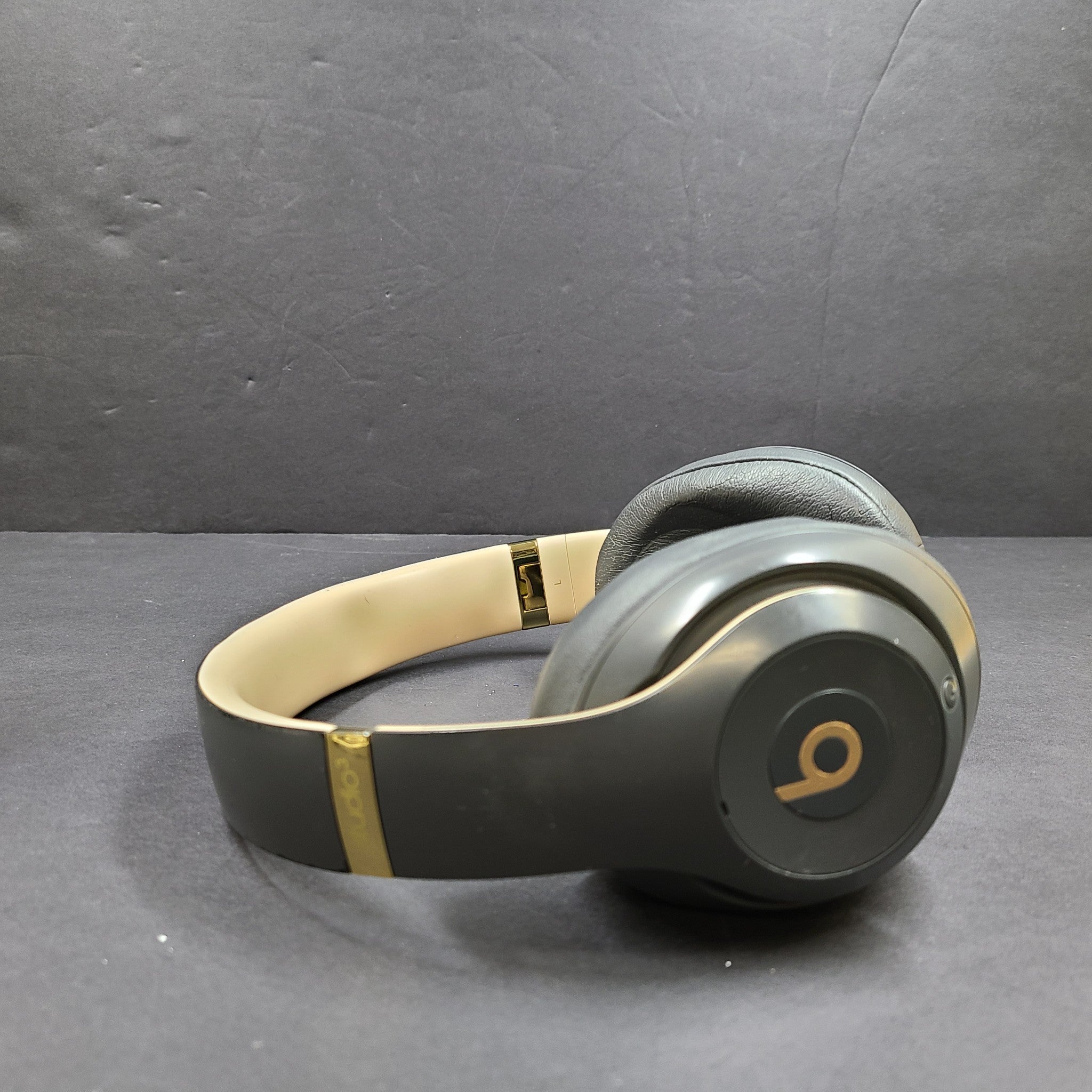Beats By Dre Studio3 Wireless Bluetooth Over-Ear Headphones Skyline - GRADE B