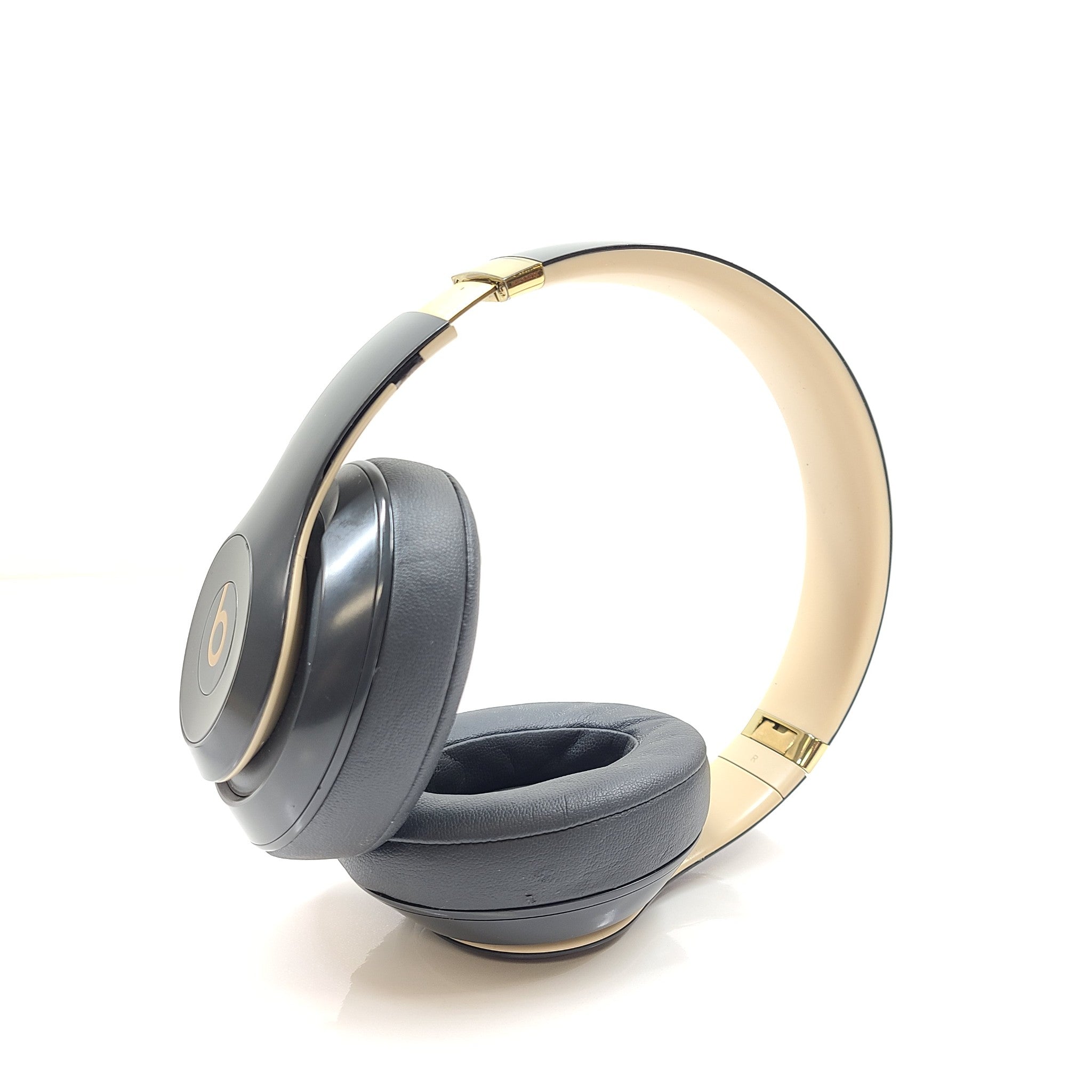 Beats by Dr. Dre Studio 3 Wireless Bluetooth Headphones Shadow Gray READ!