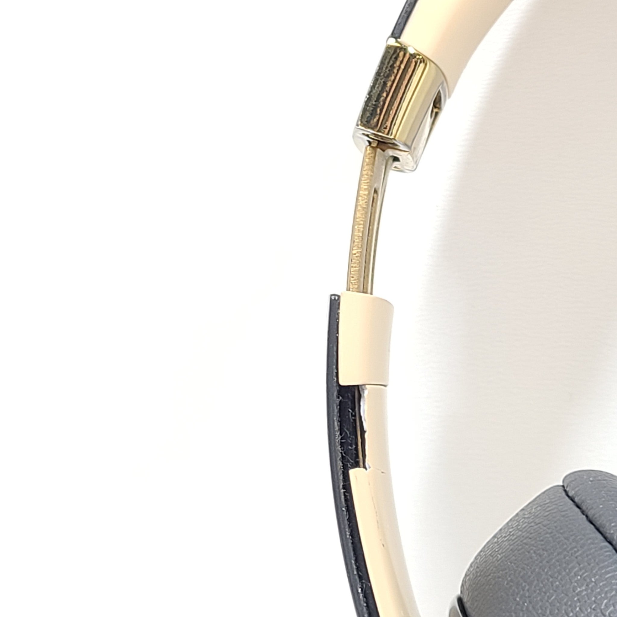 Beats by Dr. Dre Studio 3 Wireless Bluetooth Headphones Shadow Gray READ!