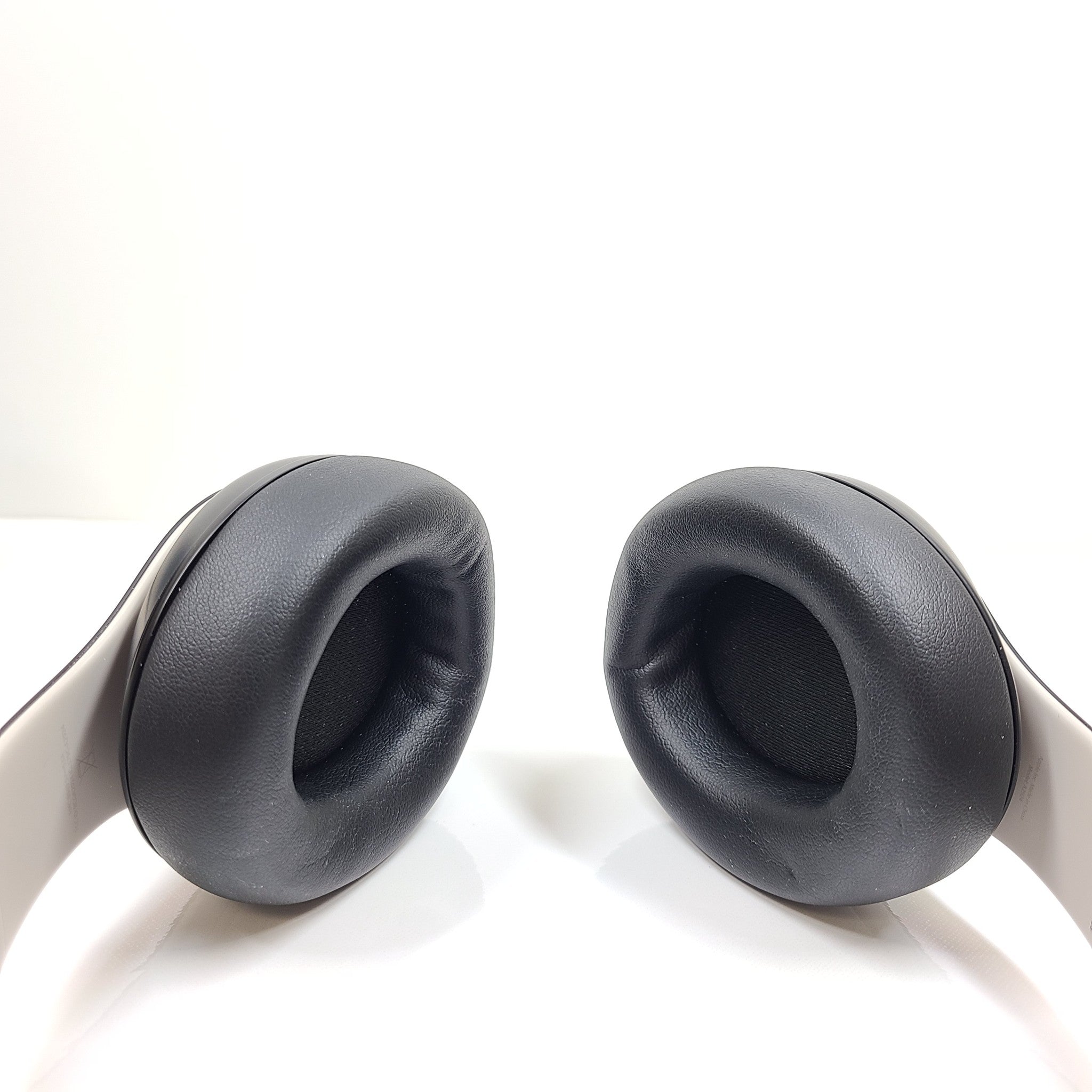 Beats by Dr. Dre Studio Pro Wireless Over-Ear Bluetooth Headphones - White&Black