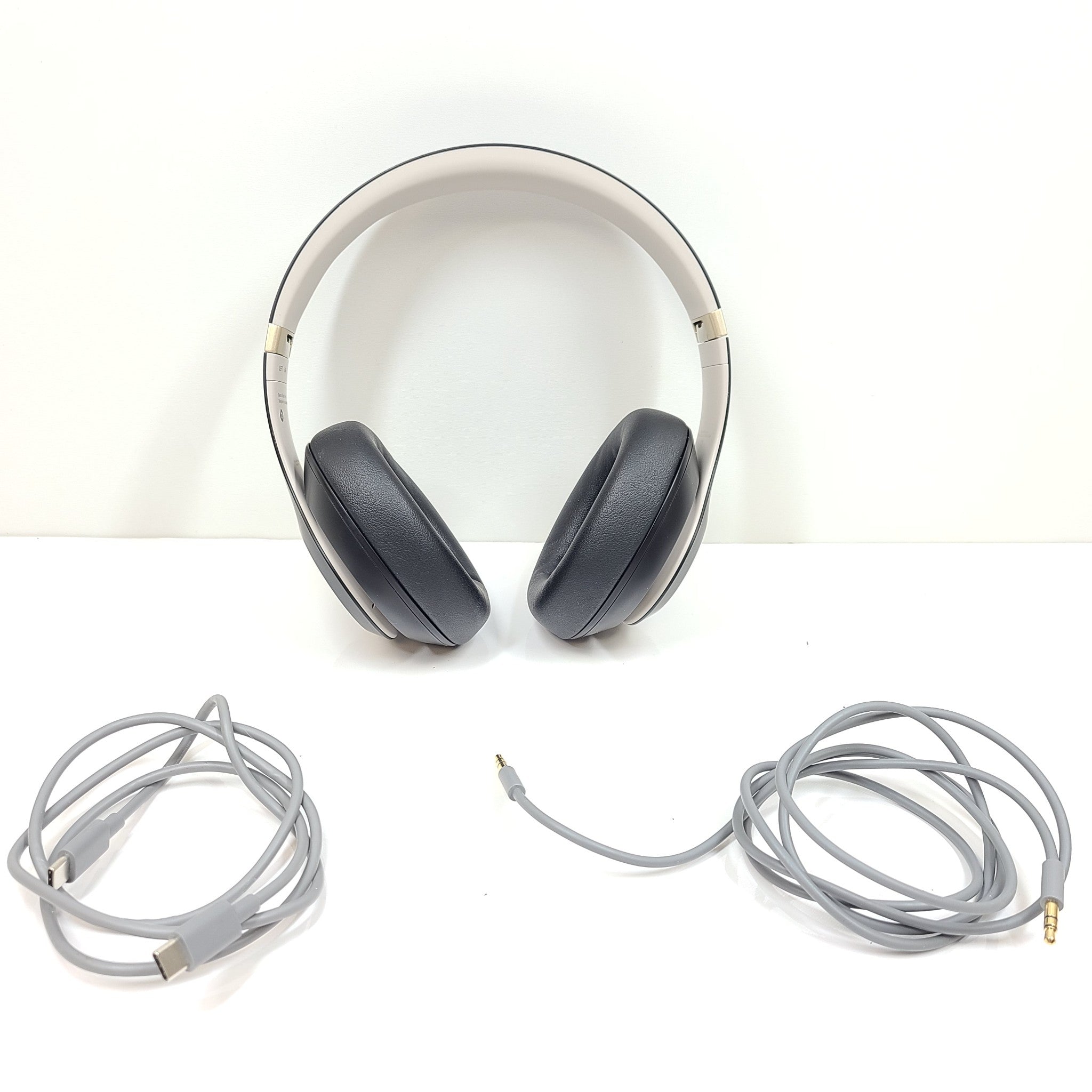 Beats by Dr. Dre Studio Pro Wireless Over-Ear Bluetooth Headphones - White&Black