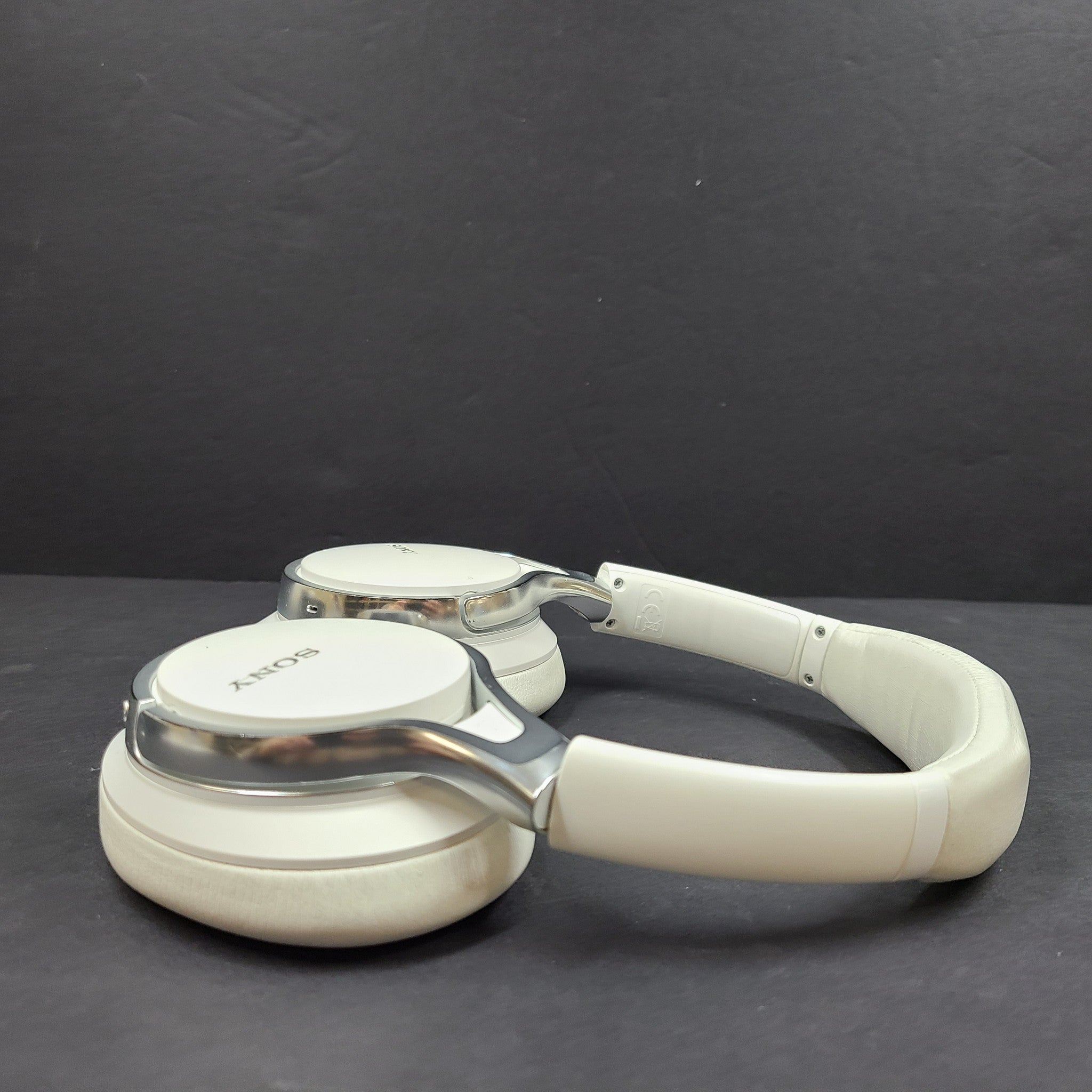Sony MDR-10RNC Noise-Cancelling Over Ear Headphones - White GRADE B