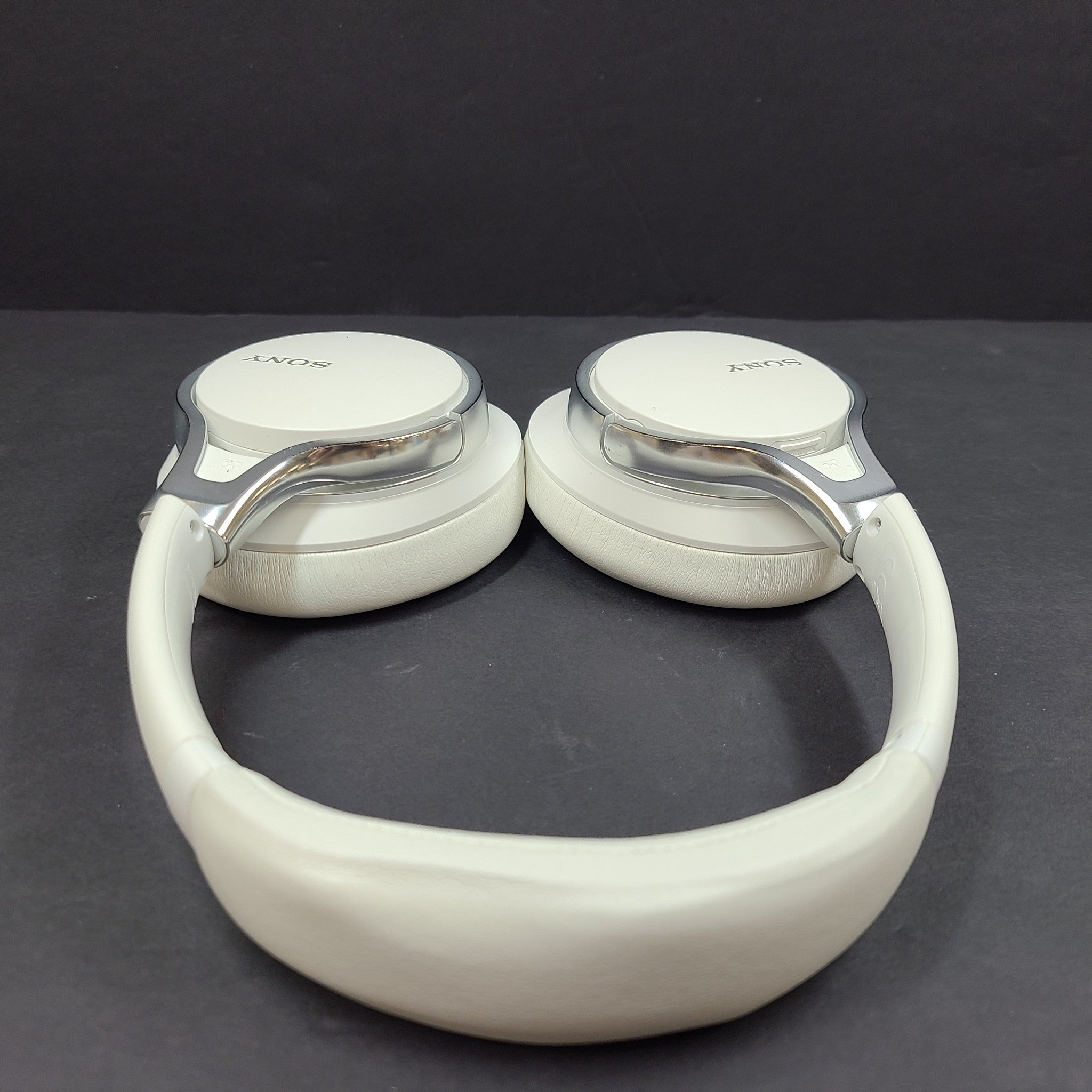 Sony MDR-10RNC Noise-Cancelling Over Ear Headphones - White GRADE B