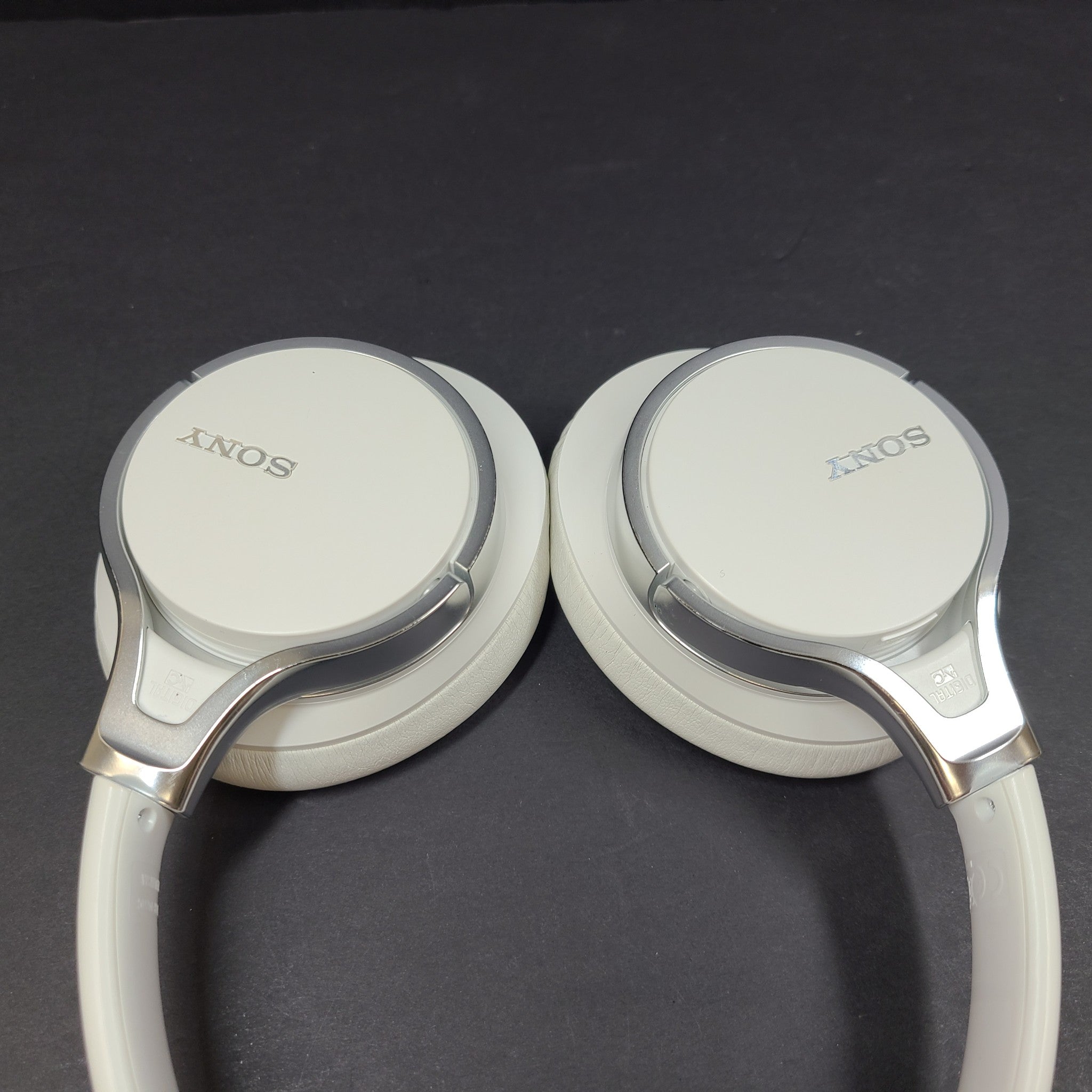 Sony MDR-10RNC Noise-Cancelling Over Ear Headphones - White GRADE B