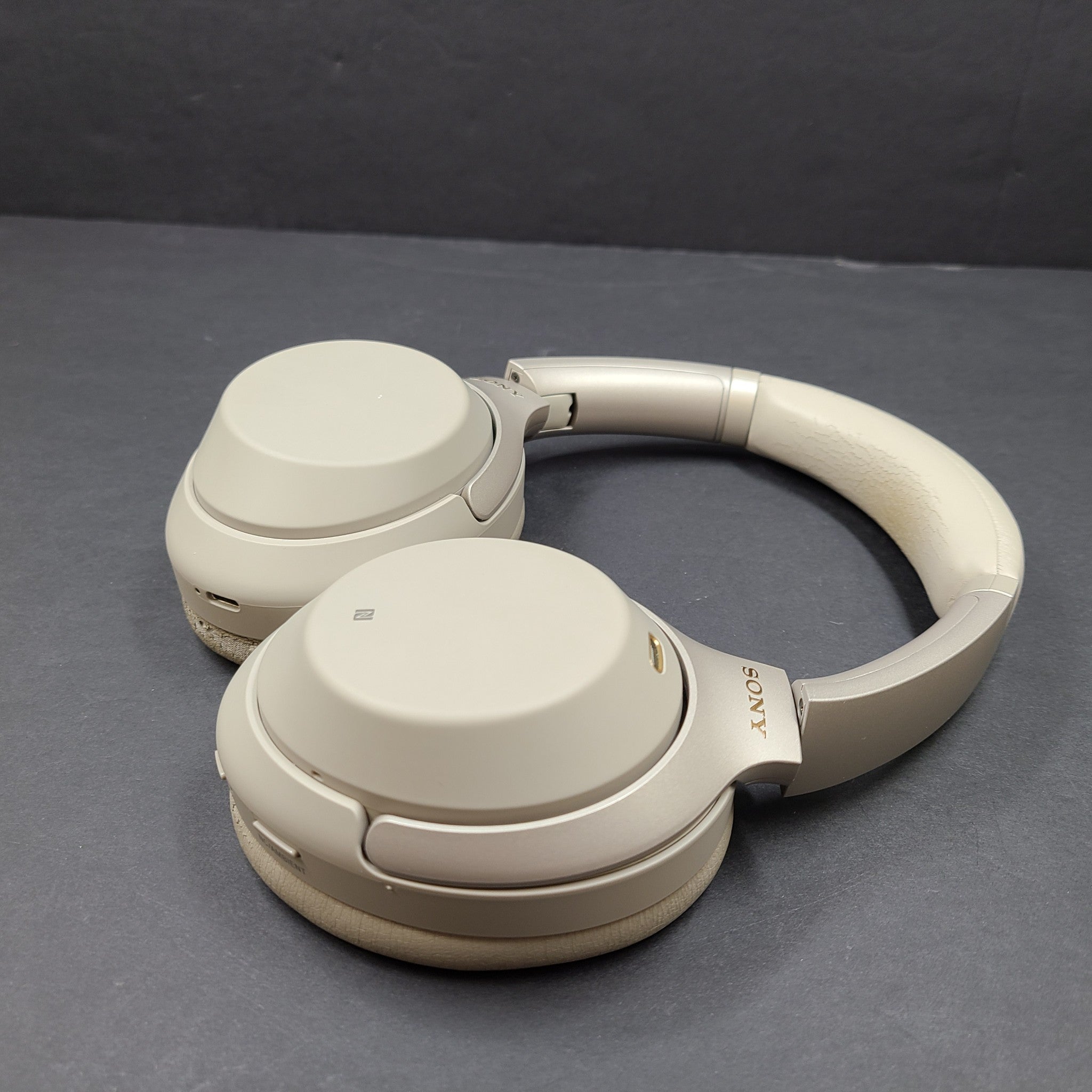 Sony WH-1000XM3 Wireless Over-Ear NC Bluetooth Headphones - Silver GRADE C