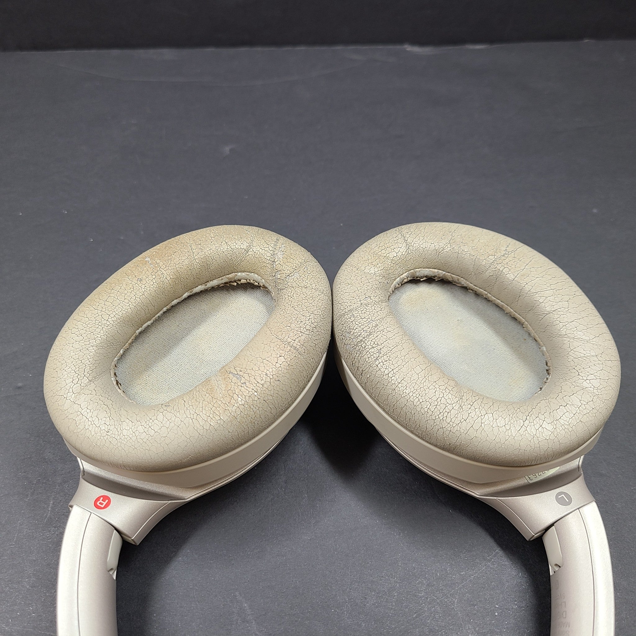 Sony WH-1000XM3 Wireless Over-Ear NC Bluetooth Headphones - Silver GRADE C