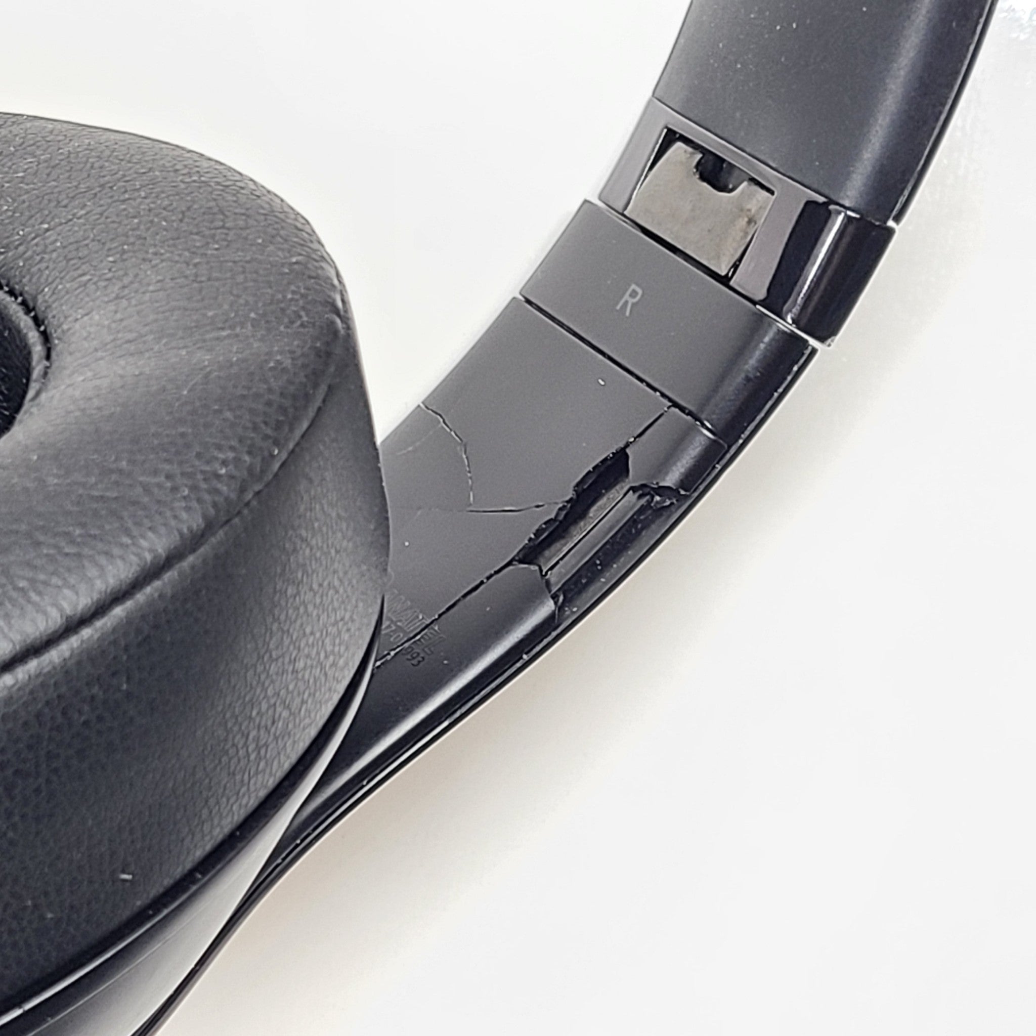 Beats by Dr. Dre Studio 3 Wireless Bluetooth Headphones Black Hinge READ!