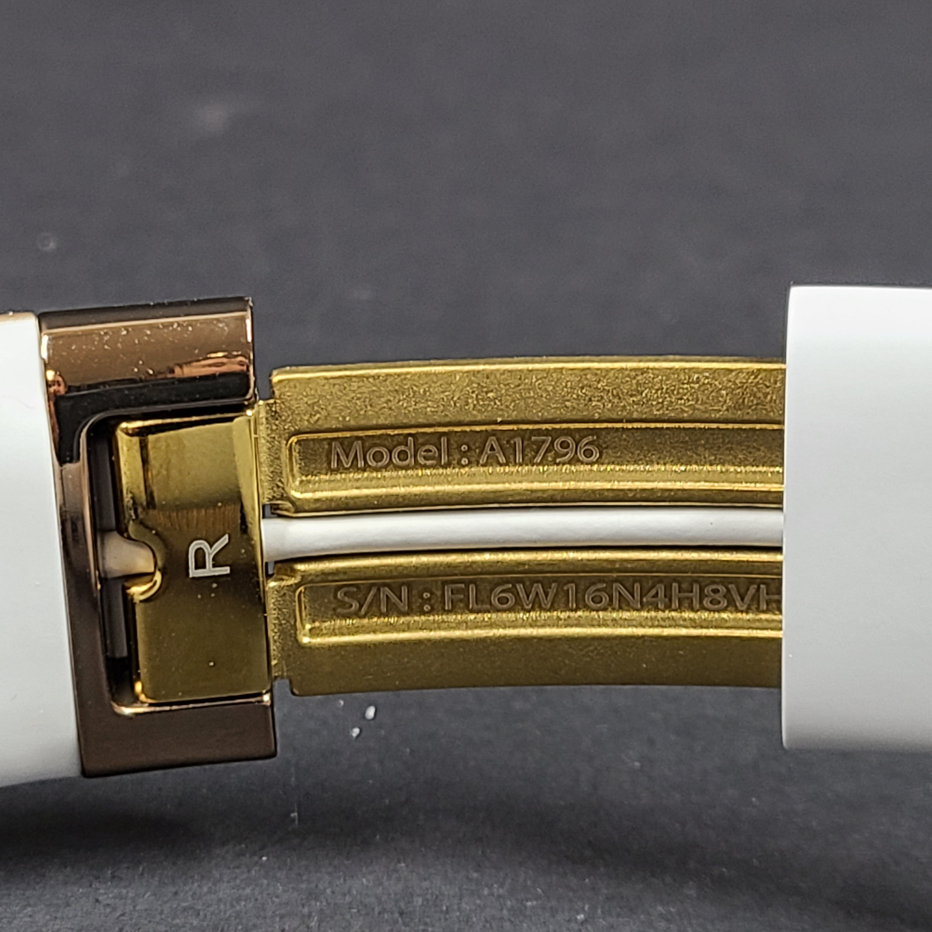 Beats by Dr. Dre Solo3 Wireless Headband Headphones A1796 - Gold GRADE A