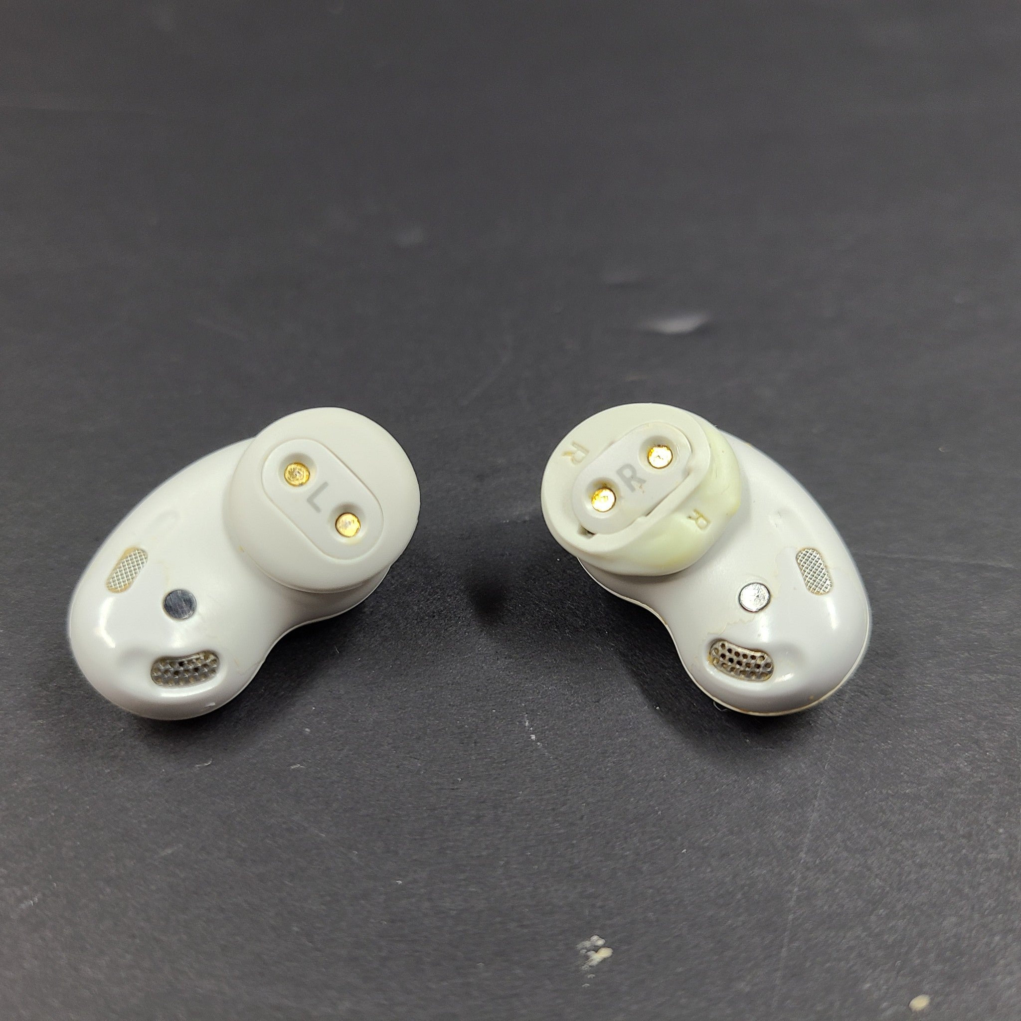 Samsung Galaxy Buds Live SM-R180 Bluetooth Earbuds - White