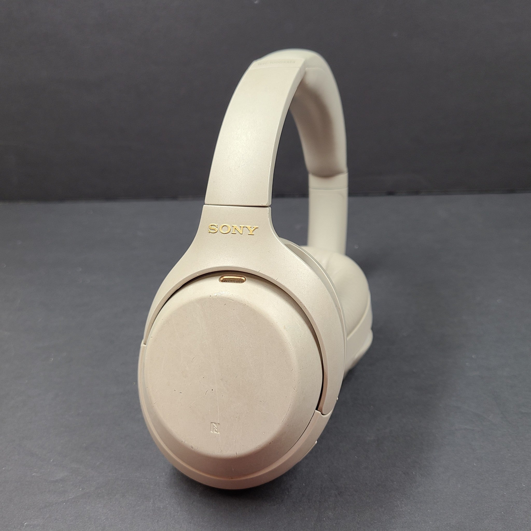 Sony WH-1000XM4 Wireless Over-Ear NC Bluetooth Headphones Silver no case GRADE B