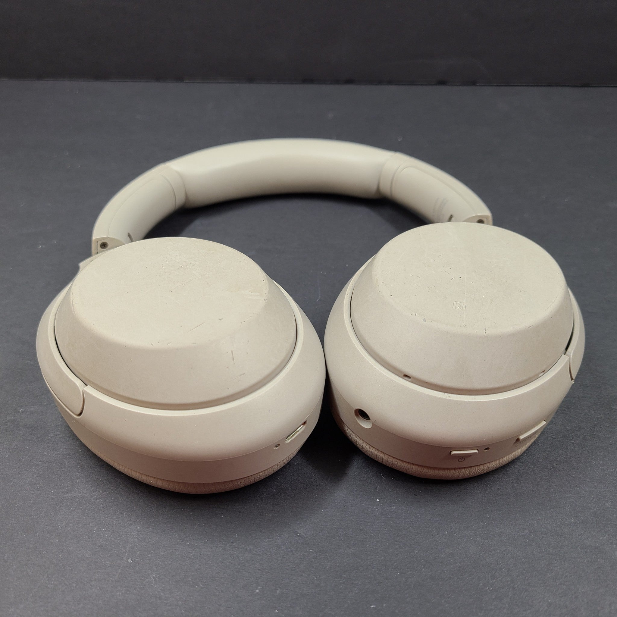 Sony WH-1000XM4 Wireless Over-Ear NC Bluetooth Headphones Silver no case GRADE B