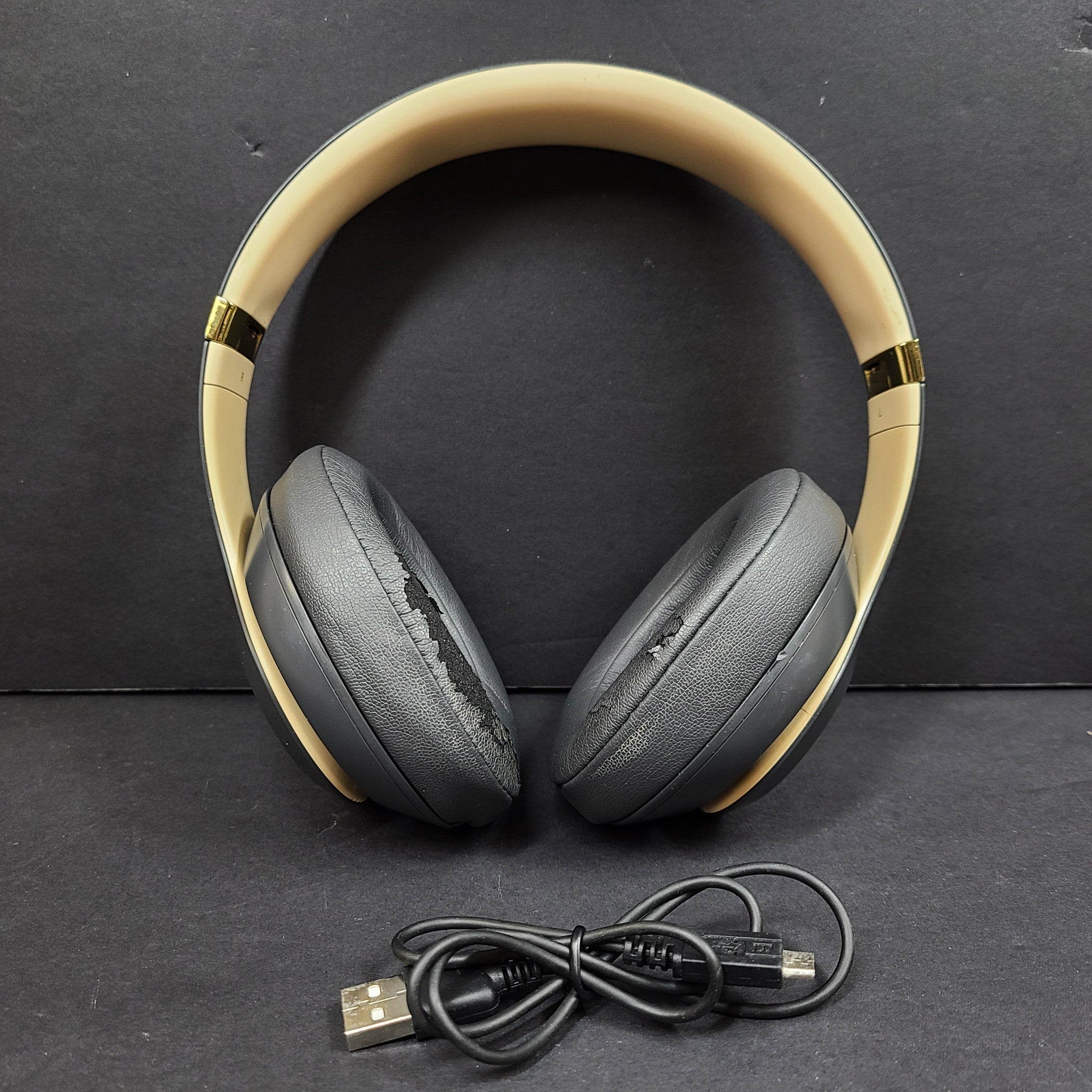 Beats By Dre Studio3 Wireless Bluetooth Over-Ear Headphones Skyline - GRADE C