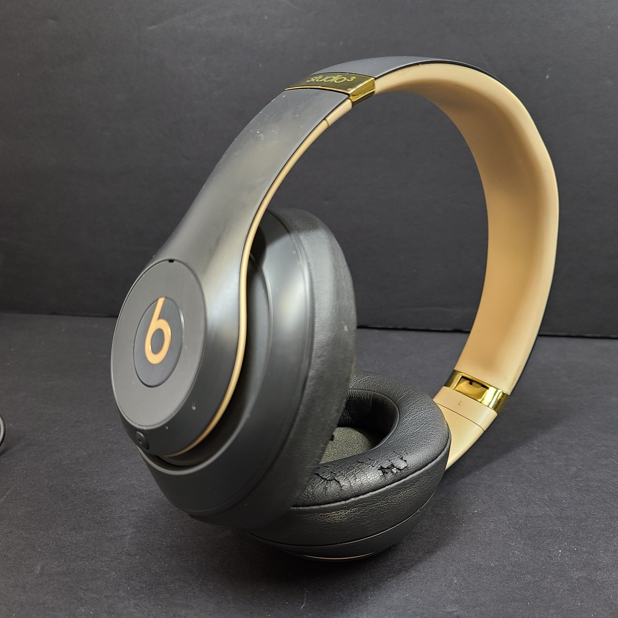 Beats By Dre Studio3 Wireless Bluetooth Over-Ear Headphones Skyline - GRADE C