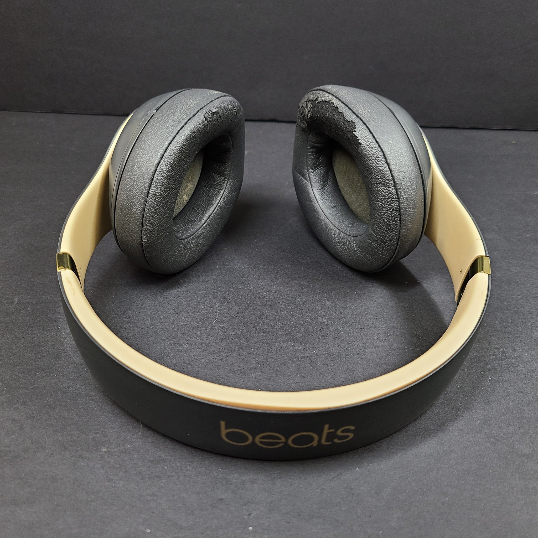 Beats By Dre Studio3 Wireless Bluetooth Over-Ear Headphones Skyline - GRADE C