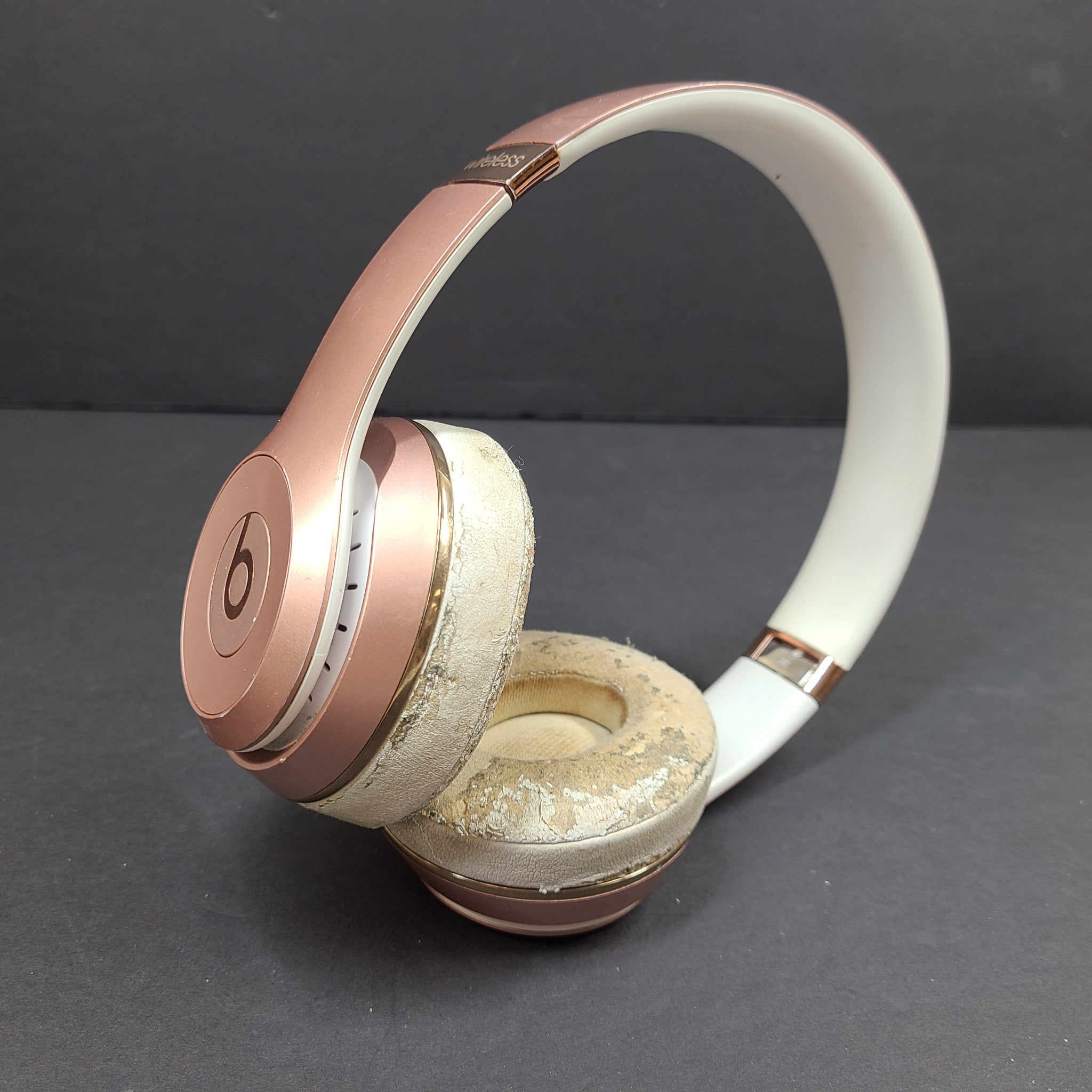 Beats by Dr. Dre Solo3 Wireless On-Ear Headphones - Rose Gold GRADE D-