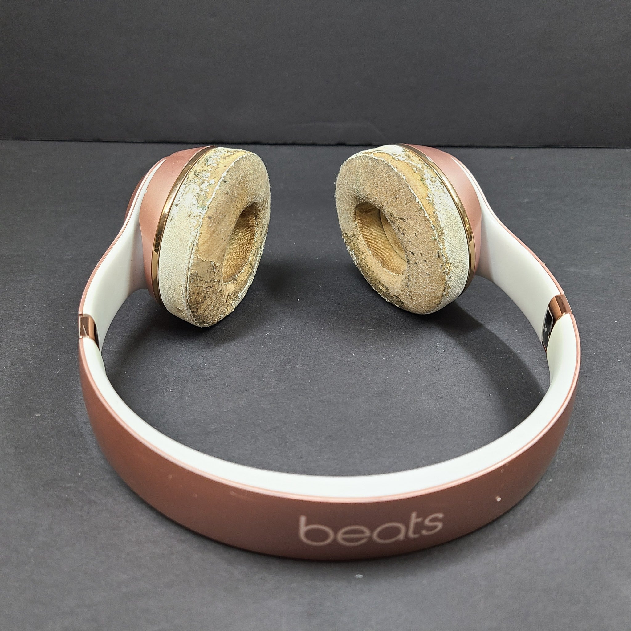 Beats by Dr. Dre Solo3 Wireless On-Ear Headphones - Rose Gold GRADE D-