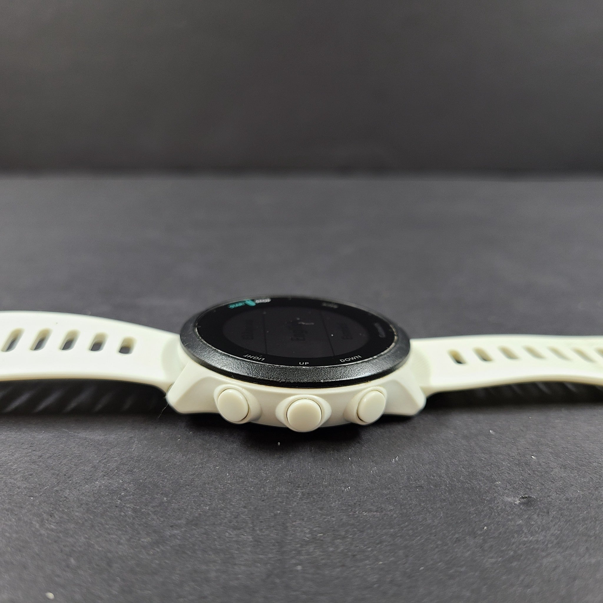 Garmin Forerunner 55 GPS Heart Rate Monitor Fitness Smartwatch - White READ BAND