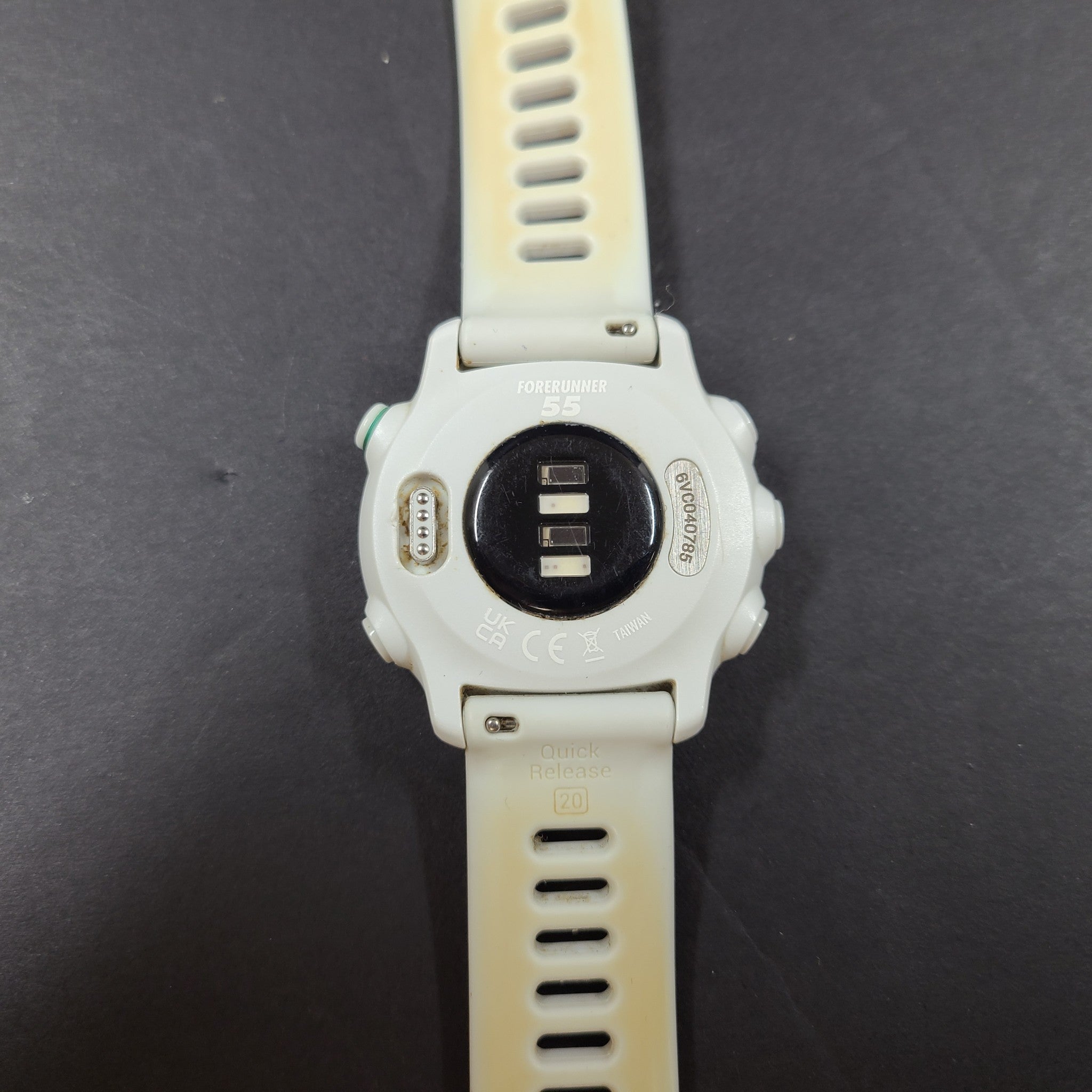 Garmin Forerunner 55 GPS Heart Rate Monitor Fitness Smartwatch - White READ BAND