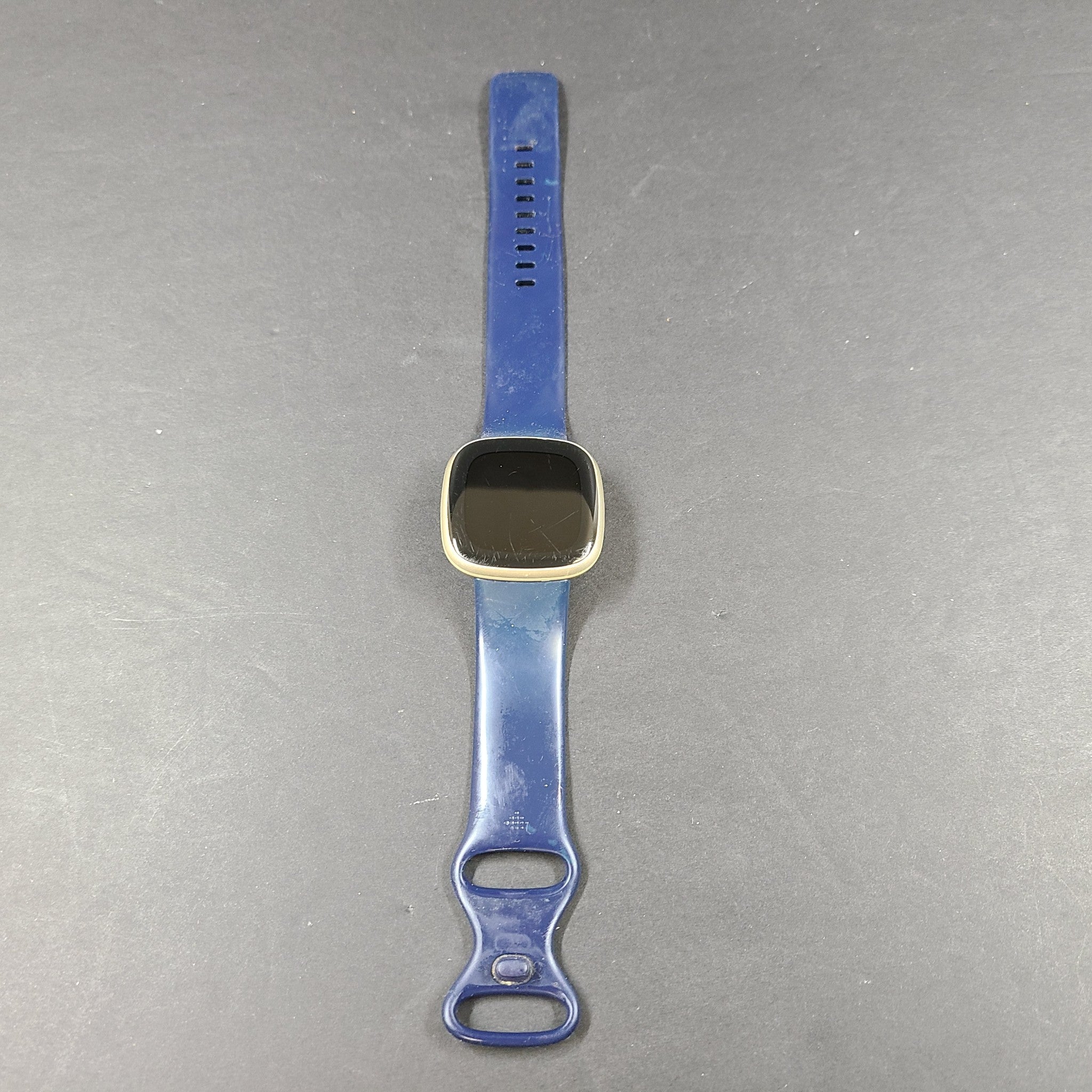 Fitbit Versa 3 FB511 Fitness Activity Tracker Watch - Gold- GRADE B