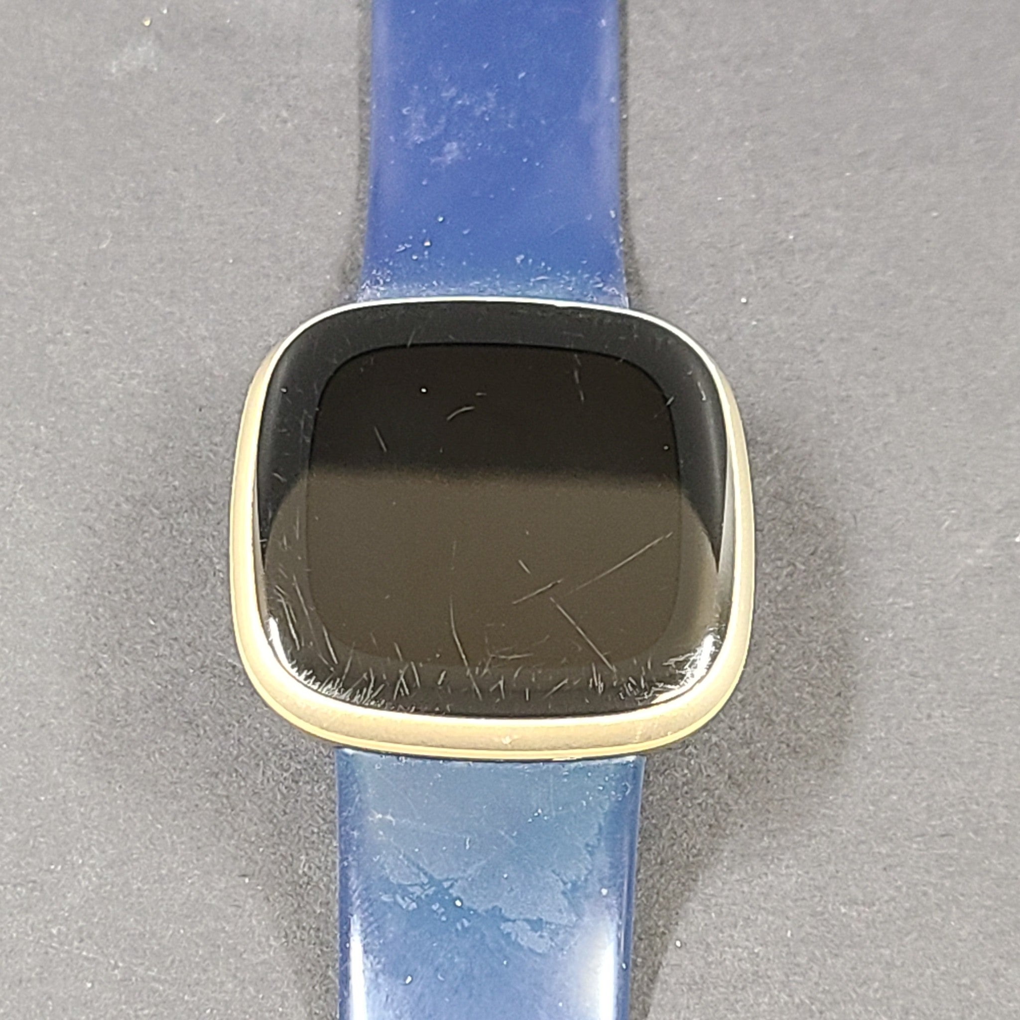 Fitbit Versa 3 FB511 Fitness Activity Tracker Watch - Gold- GRADE B