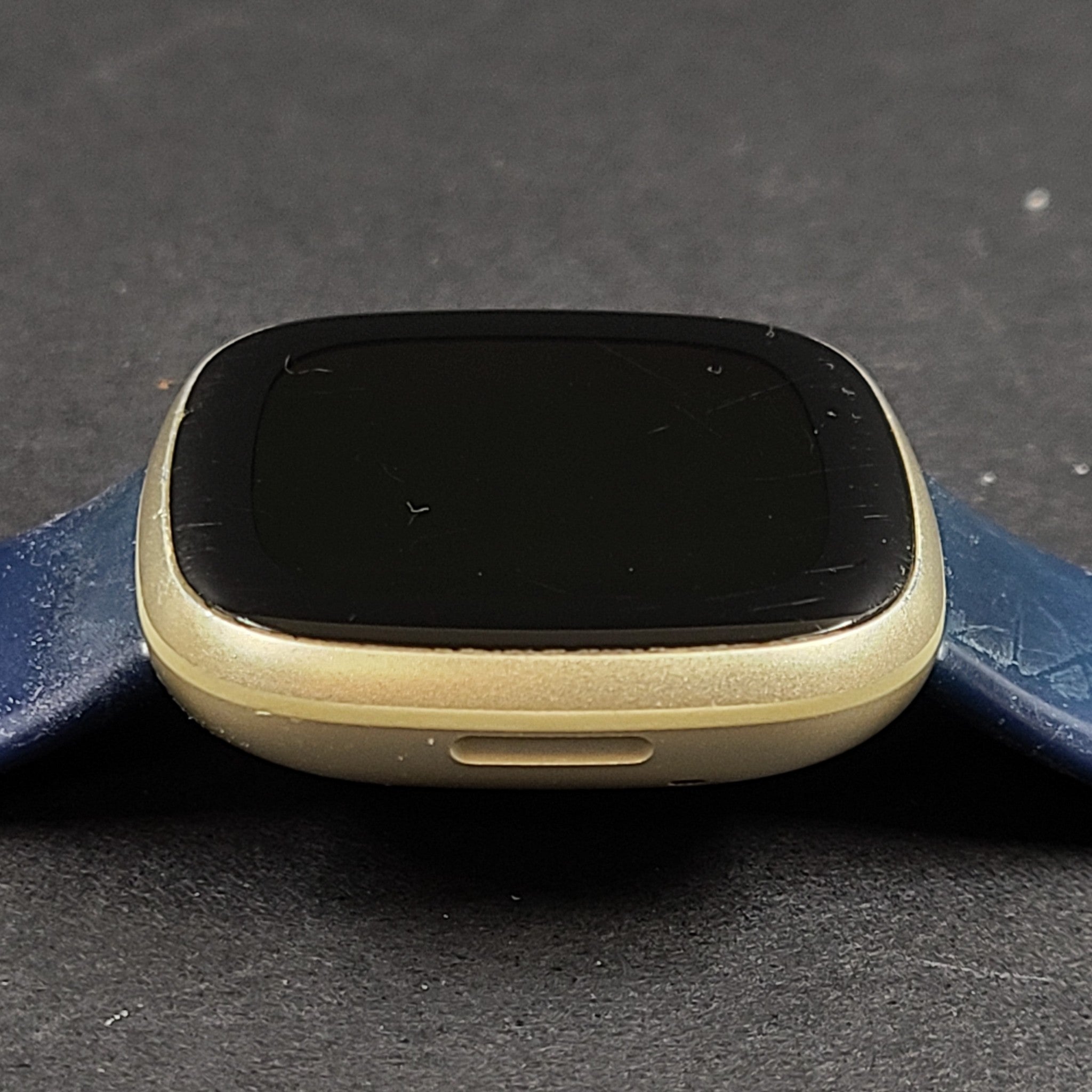 Fitbit Versa 3 FB511 Fitness Activity Tracker Watch - Gold- GRADE B