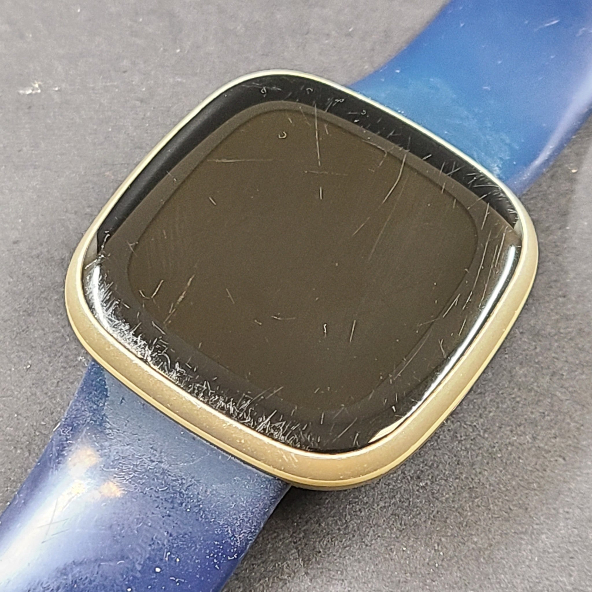 Fitbit Versa 3 FB511 Fitness Activity Tracker Watch - Gold- GRADE B