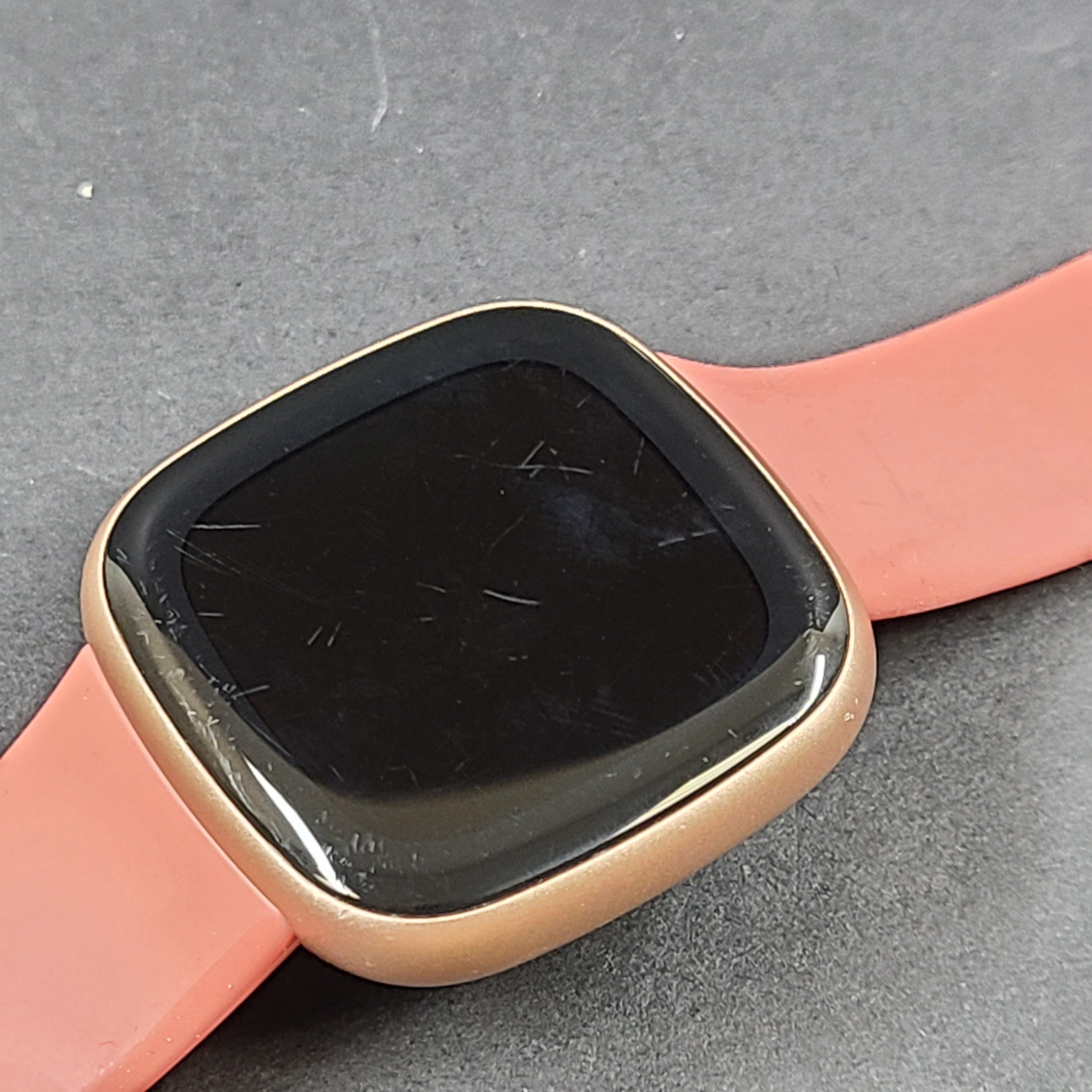 Fitbit Versa 4 FB523 Fitness Activity Tracker Watch Rose Gold GRADE B