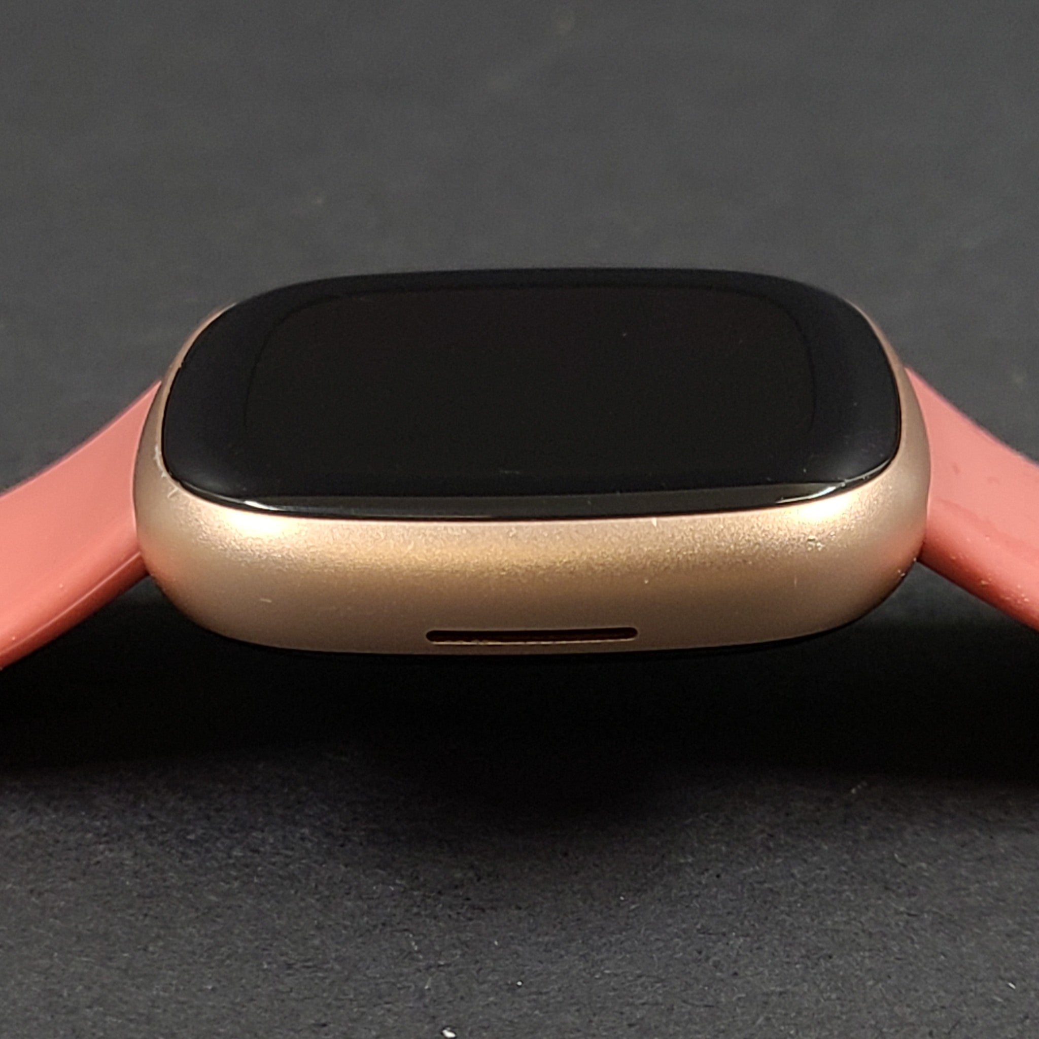 Fitbit Versa 4 FB523 Fitness Activity Tracker Watch Rose Gold GRADE B